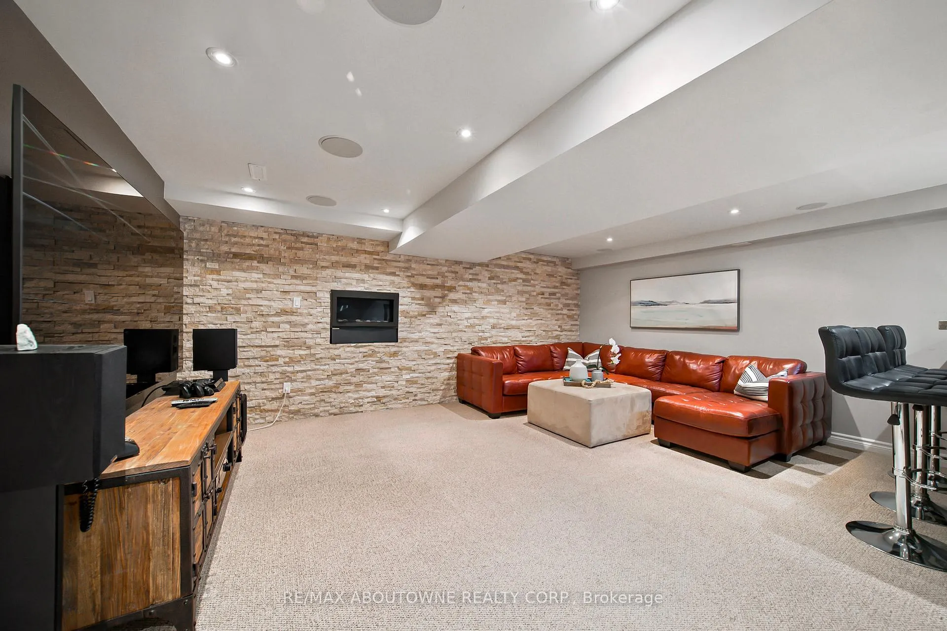 Photo 37 of 1393 Peerless Court, Oakville, College Park — HOMEH