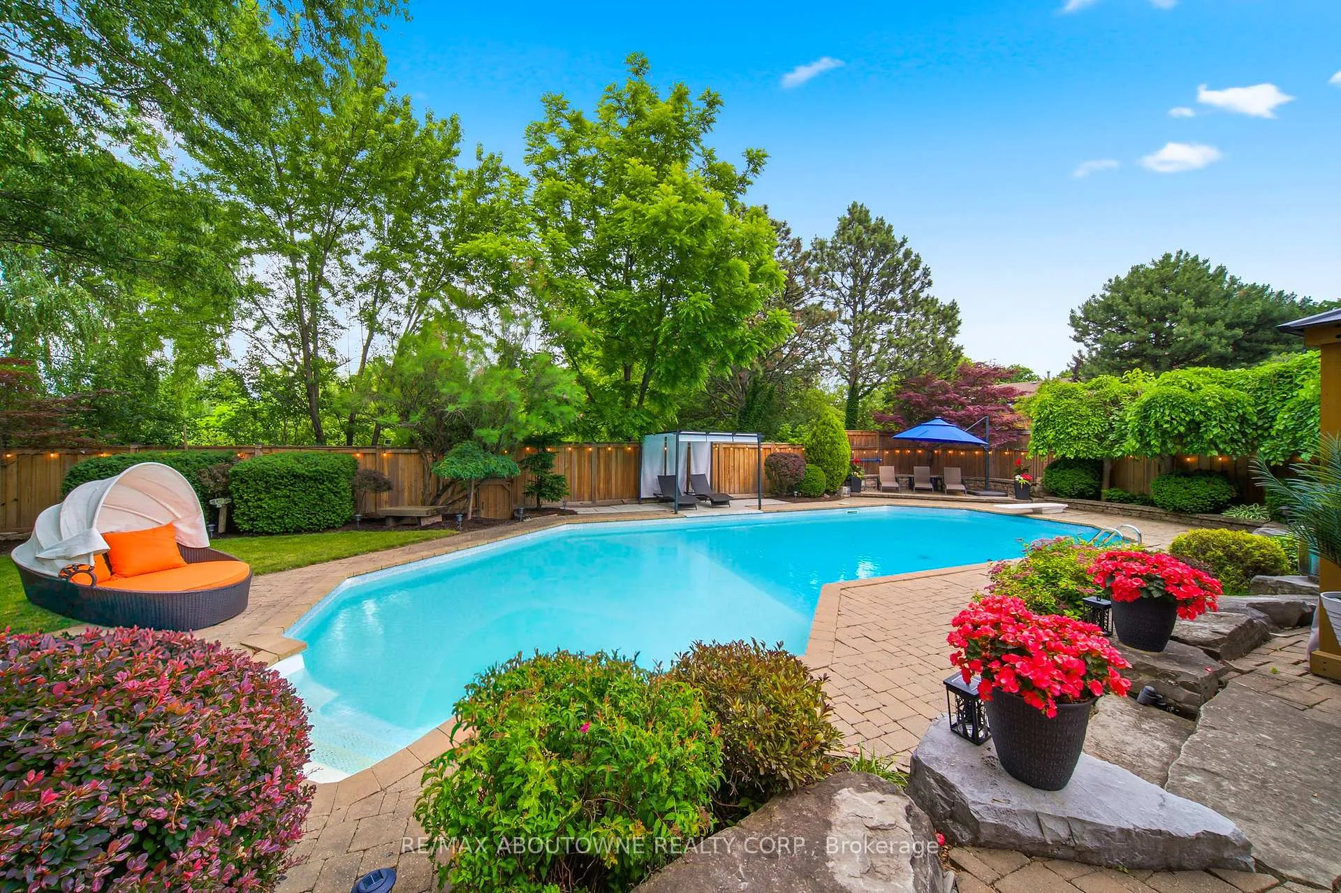 Photo 38 of 1393 Peerless Court, Oakville, College Park — HOMEH