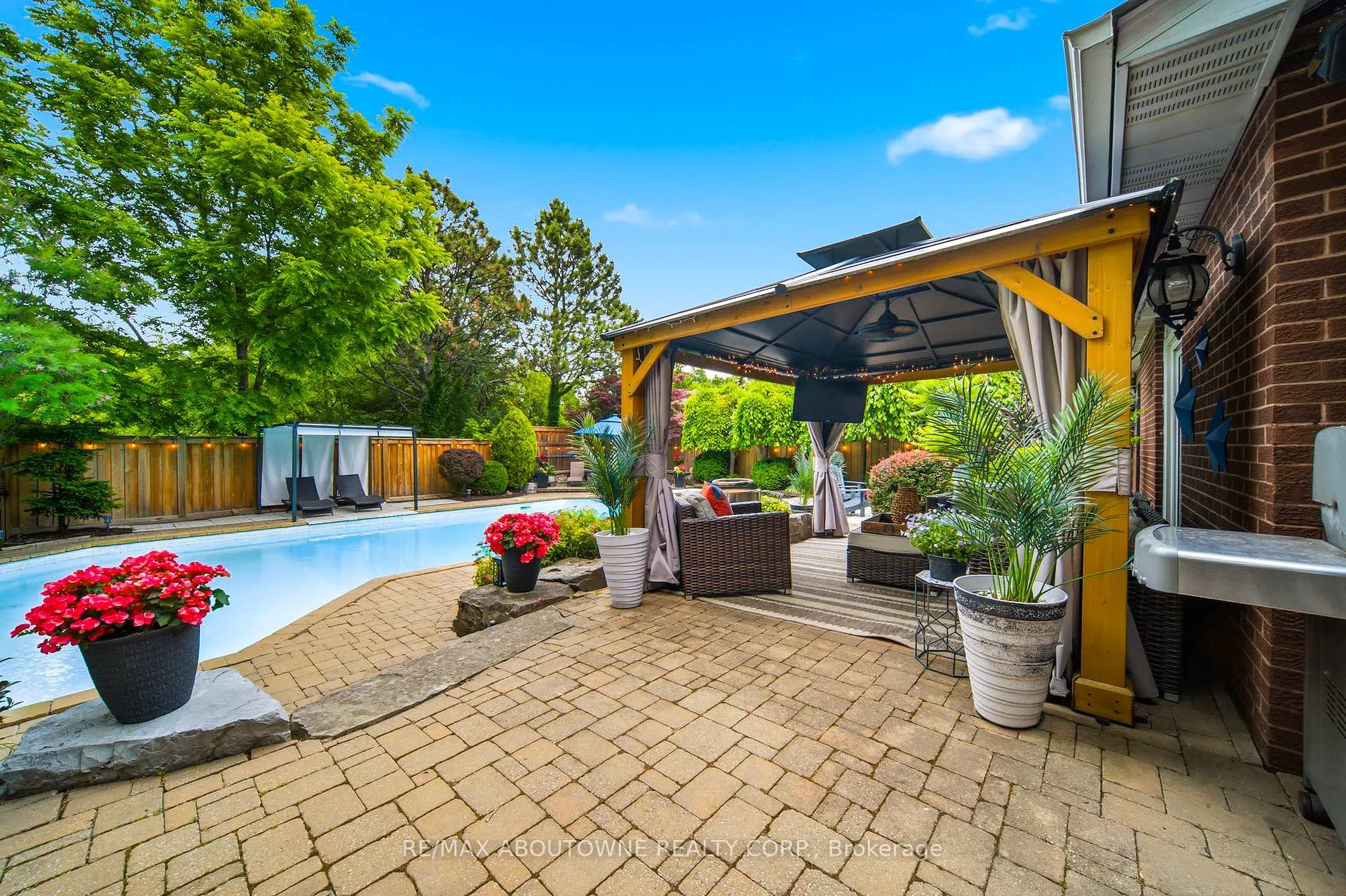 Photo 39 of 1393 Peerless Court, Oakville, College Park — HOMEH