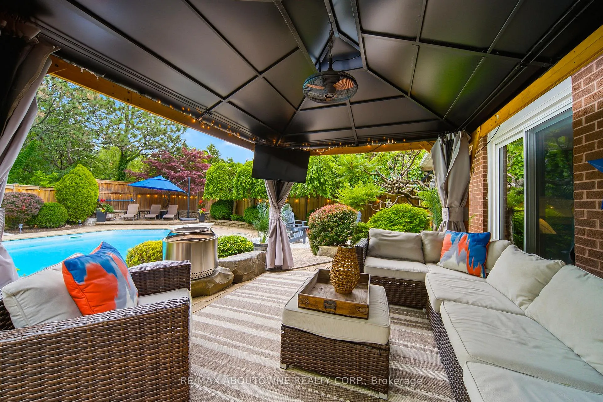 Photo 40 of 1393 Peerless Court, Oakville, College Park — HOMEH