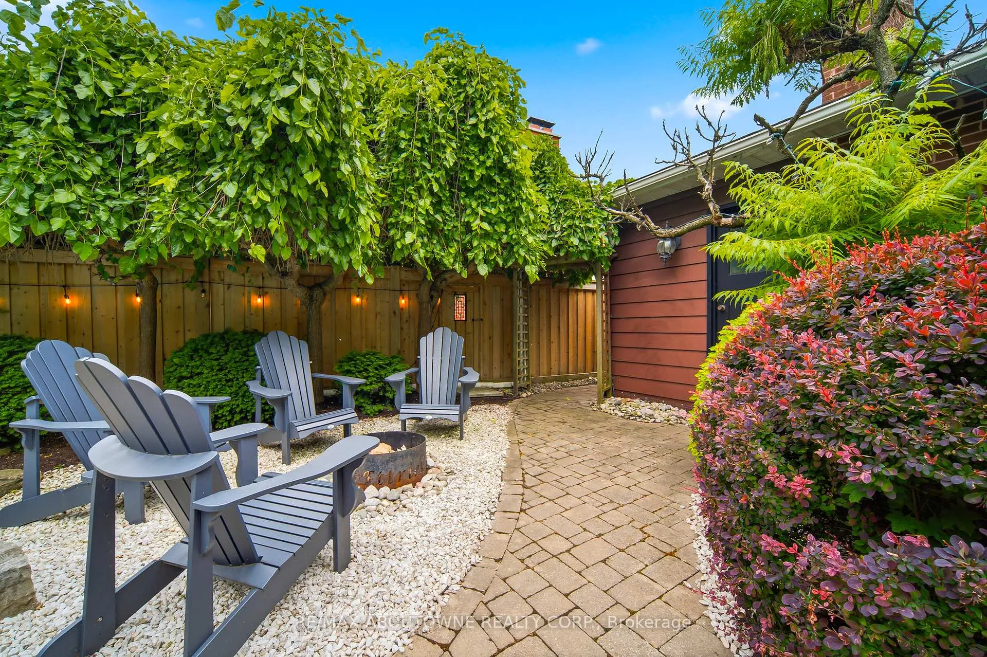 Photo 43 of 1393 Peerless Court, Oakville, College Park — HOMEH
