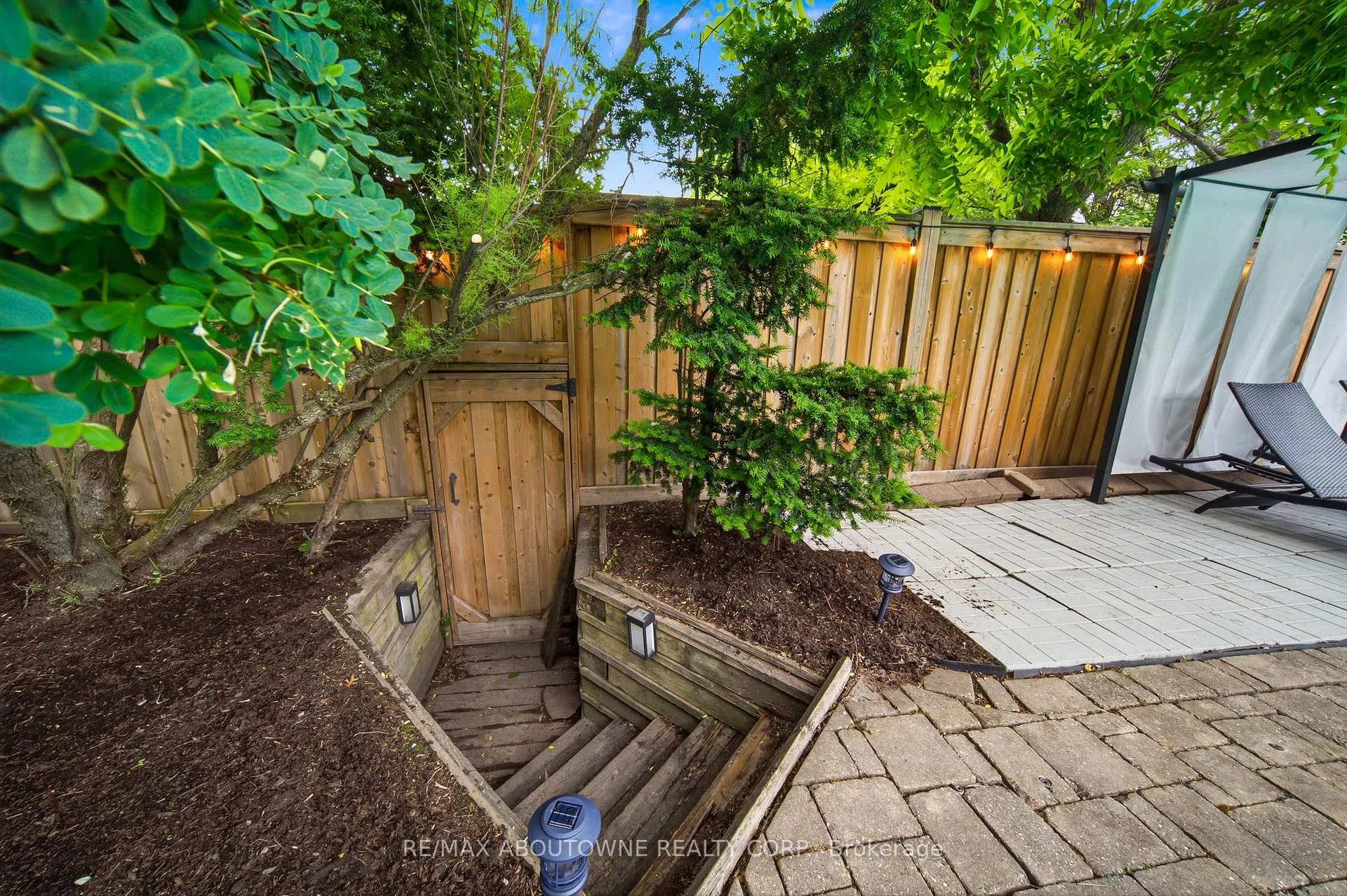 Photo 44 of 1393 Peerless Court, Oakville, College Park — HOMEH