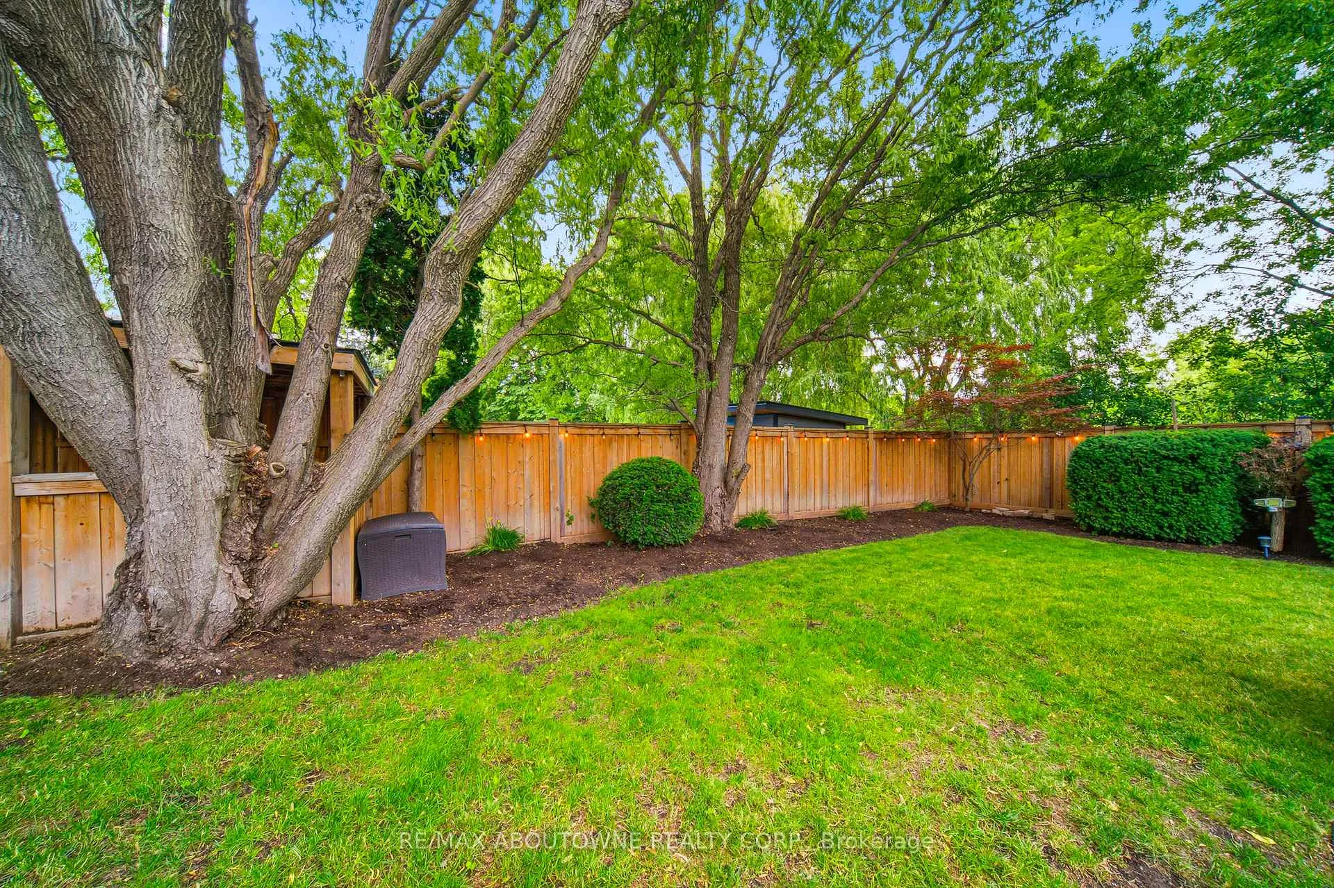 Photo 45 of 1393 Peerless Court, Oakville, College Park — HOMEH
