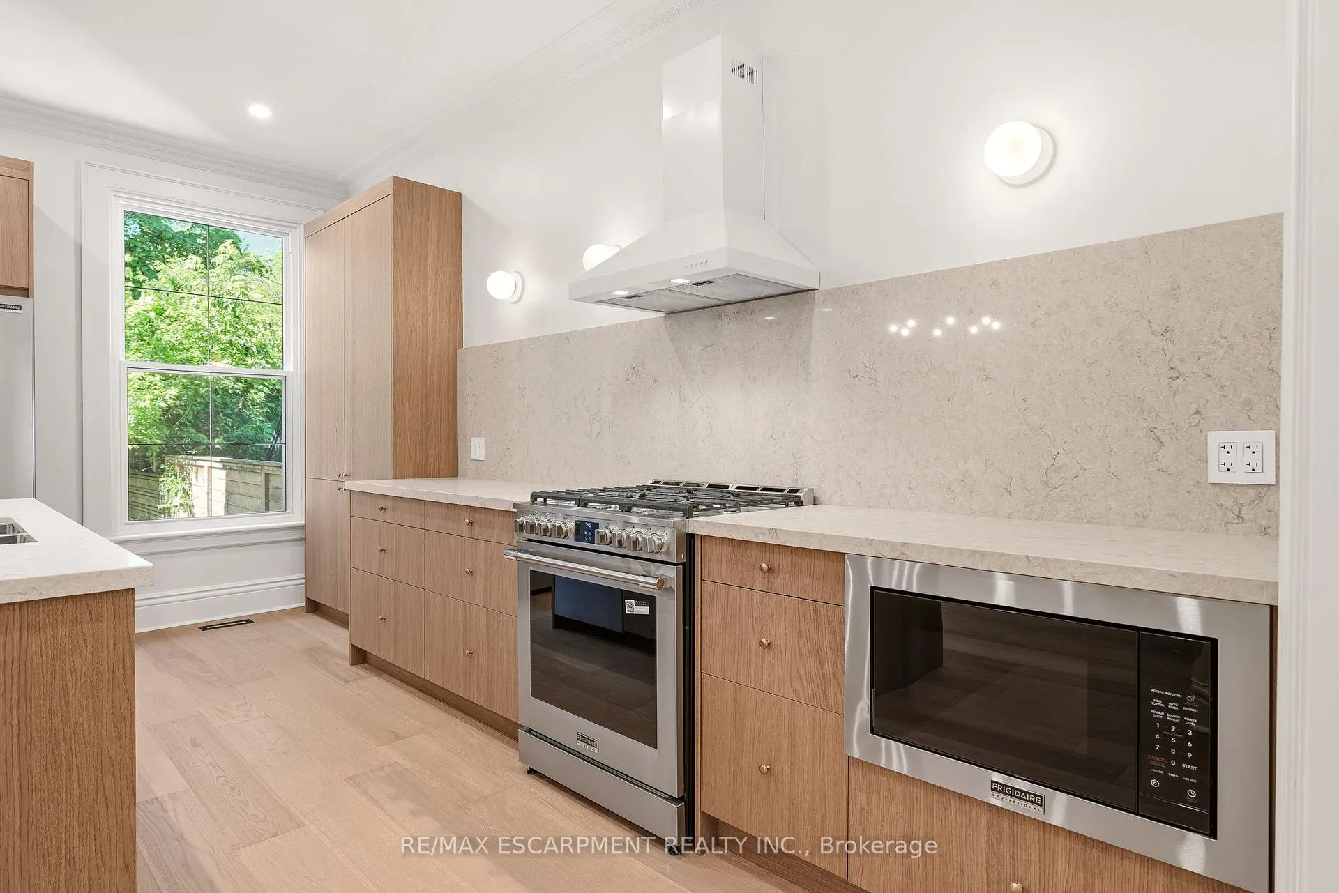 Photo 12 of 131 Markland Street, Hamilton, Durand — HOMEH