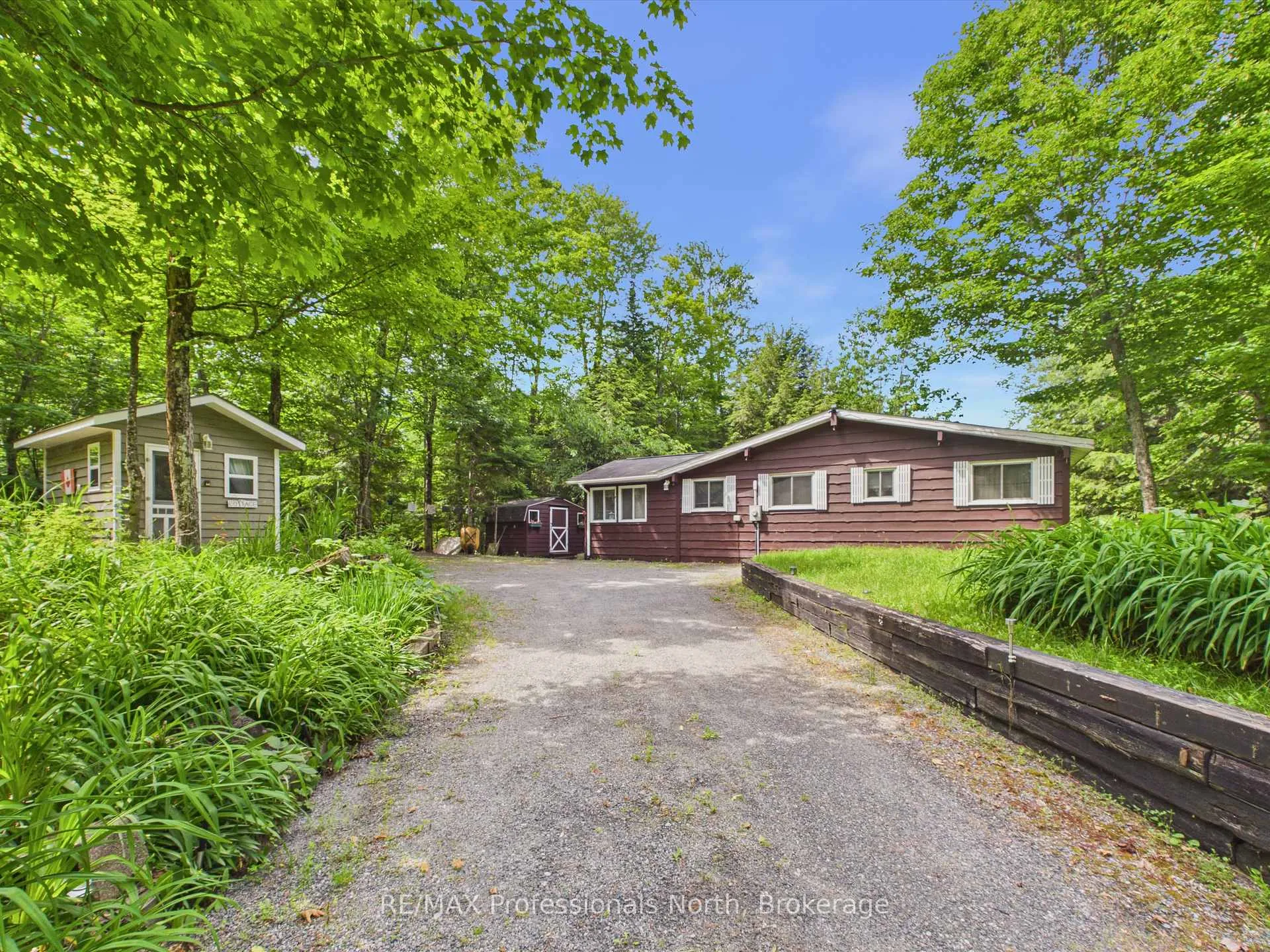 Photo 2 of 1007 Leech Lake Point Road, Bracebridge, Oakley — HOMEH