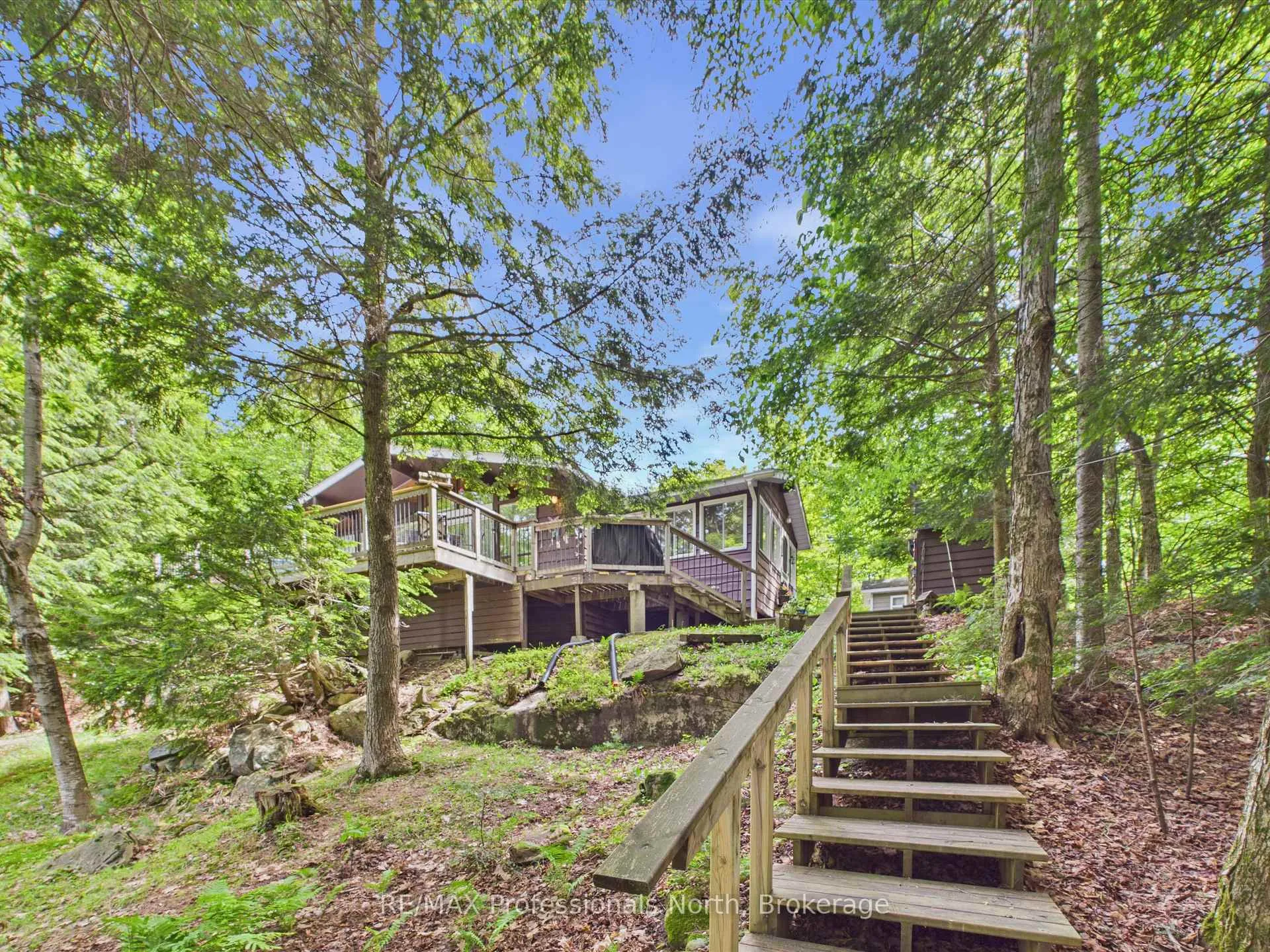 Photo 4 of 1007 Leech Lake Point Road, Bracebridge, Oakley — HOMEH