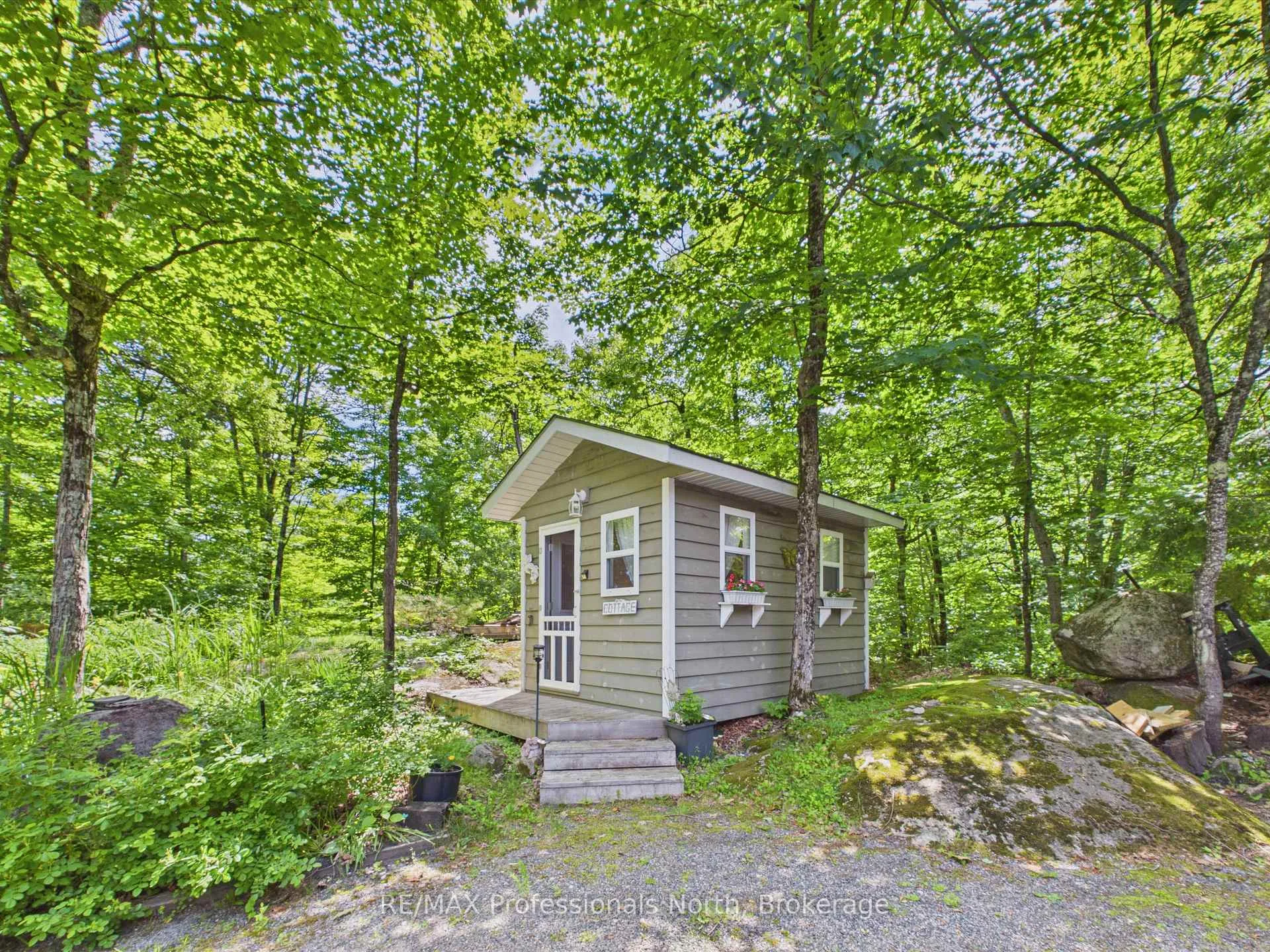 Photo 25 of 1007 Leech Lake Point Road, Bracebridge, Oakley — HOMEH