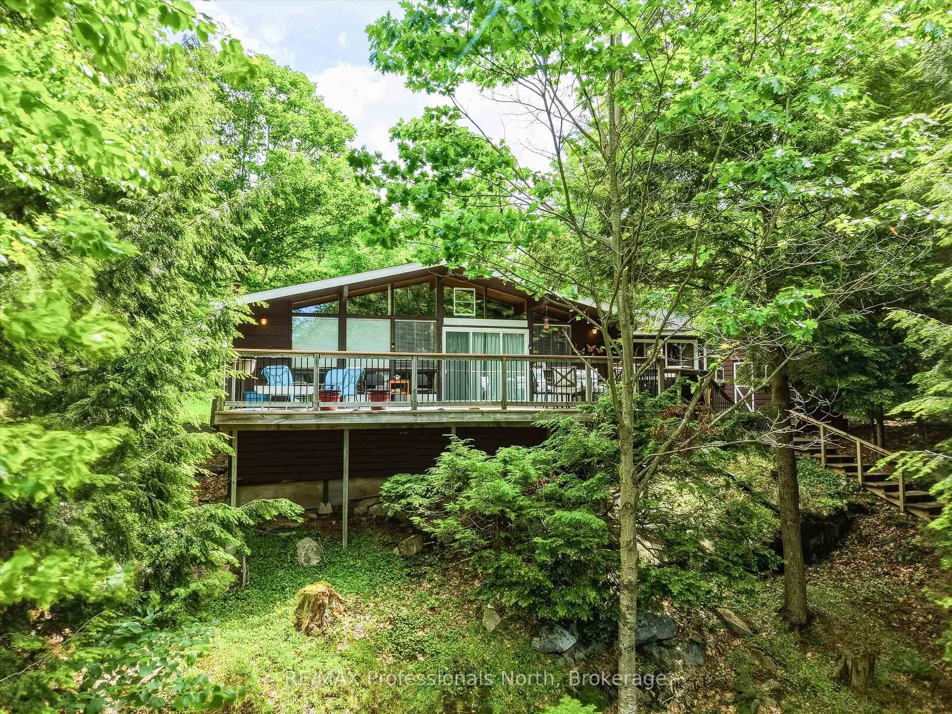 Photo 3 of 1007 Leech Lake Point Road, Bracebridge, Oakley — HOMEH