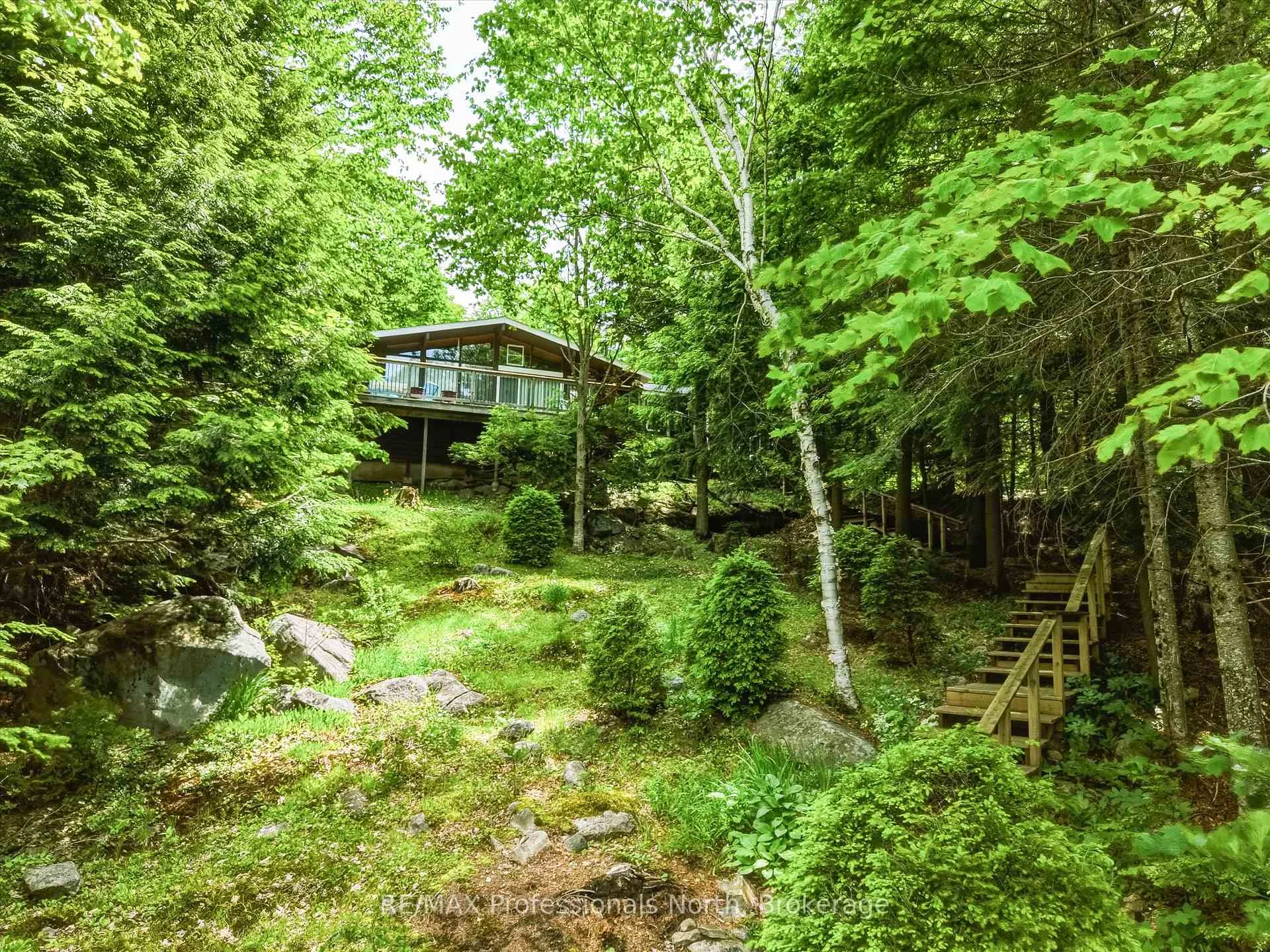 Photo 10 of 1007 Leech Lake Point Road, Bracebridge, Oakley — HOMEH