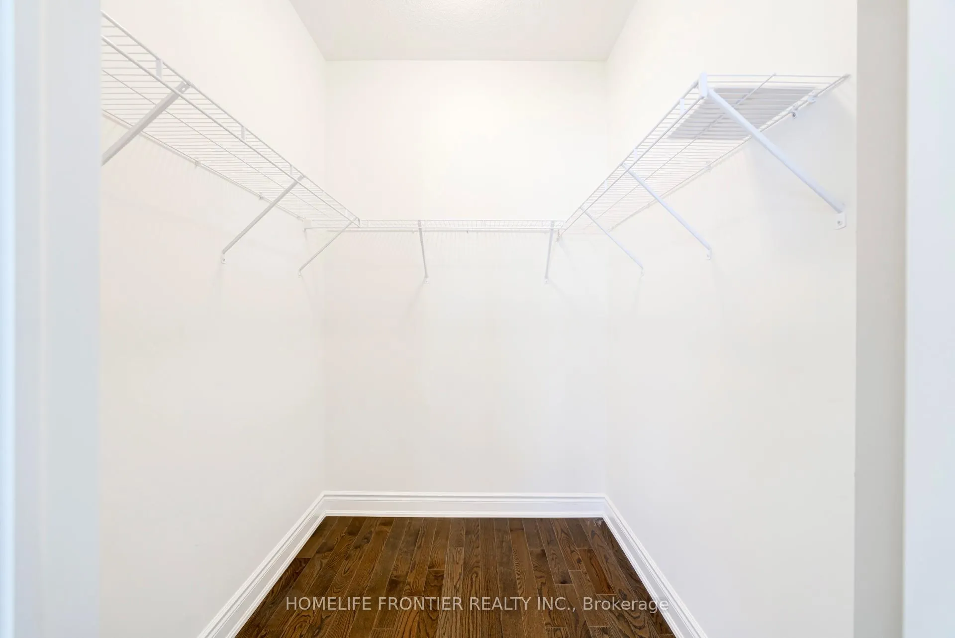 Photo 32 of 16 Gladmary Drive, Brampton, Bram West — HOMEH