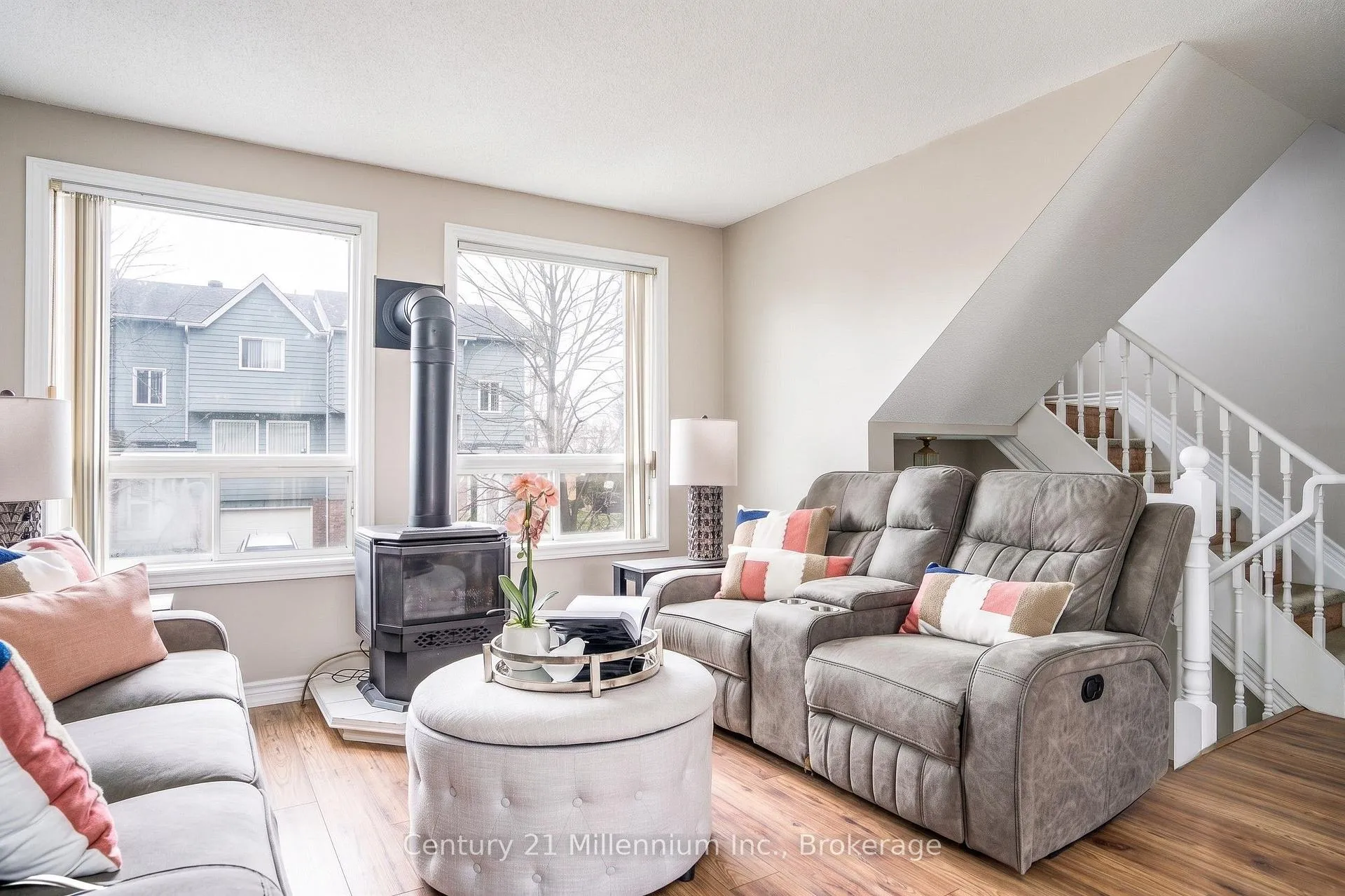 Photo 3 of Unit 4, 10 Baker Street, Wasaga Beach — HOMEH