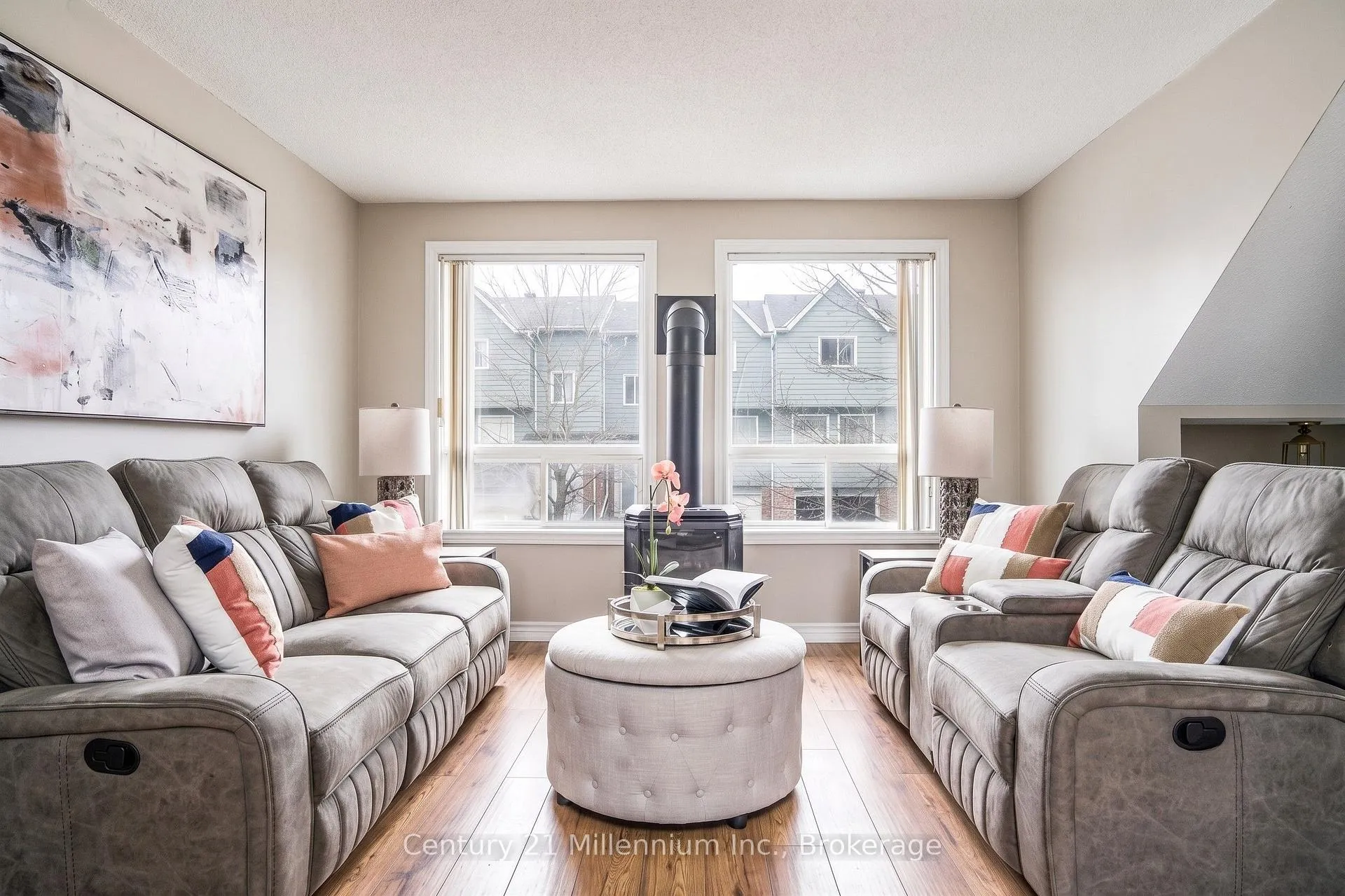 Photo 6 of Unit 4, 10 Baker Street, Wasaga Beach — HOMEH