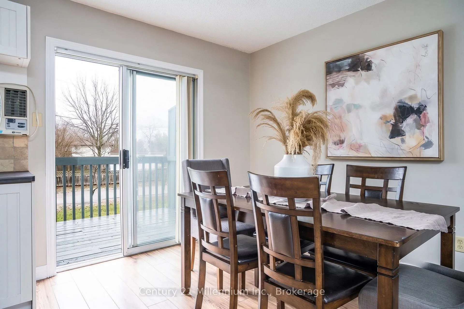 Photo 8 of Unit 4, 10 Baker Street, Wasaga Beach — HOMEH
