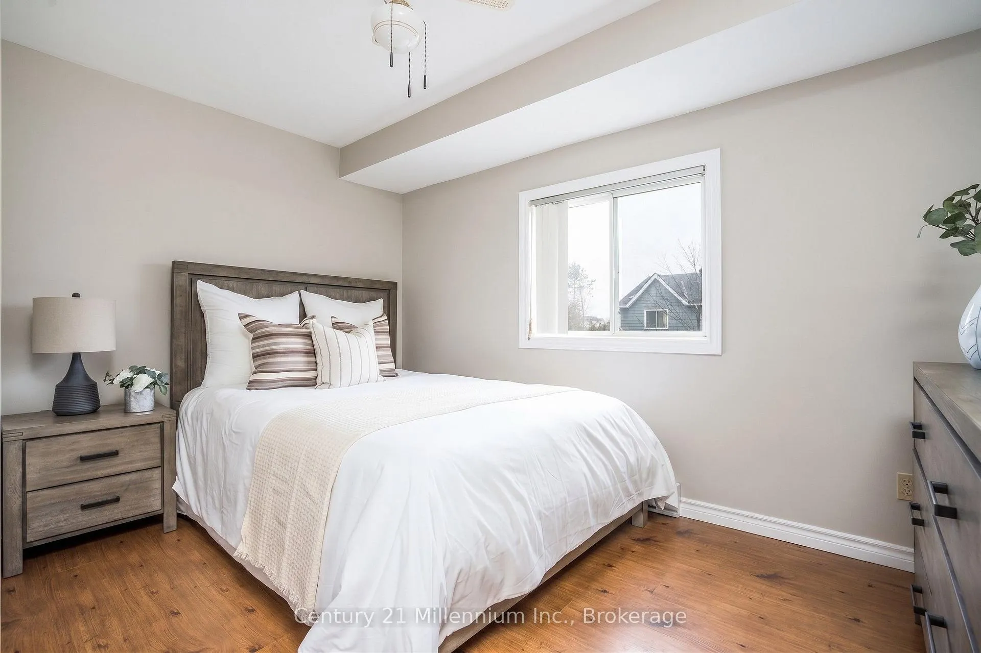 Photo 11 of Unit 4, 10 Baker Street, Wasaga Beach — HOMEH