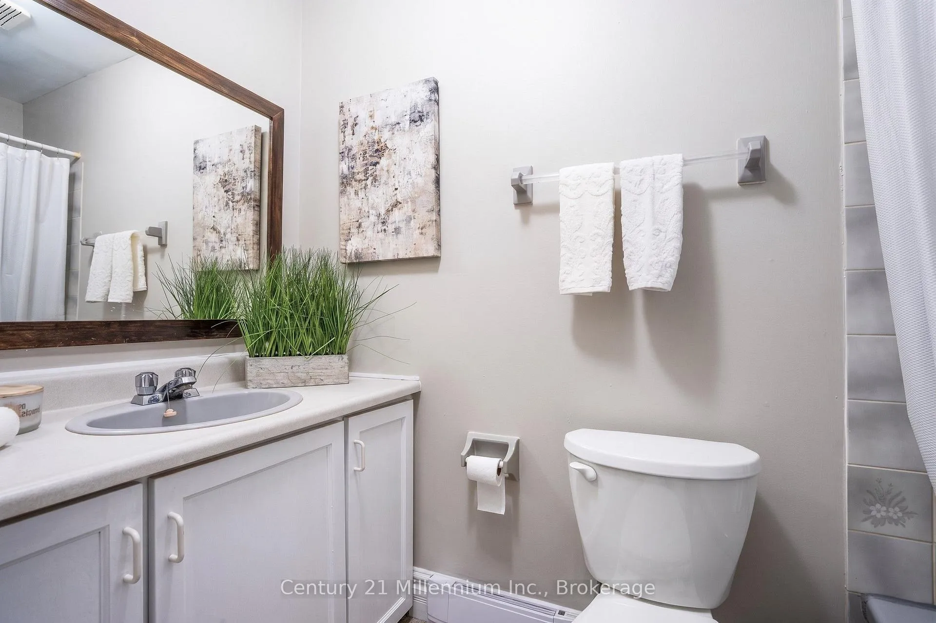 Photo 14 of Unit 4, 10 Baker Street, Wasaga Beach — HOMEH