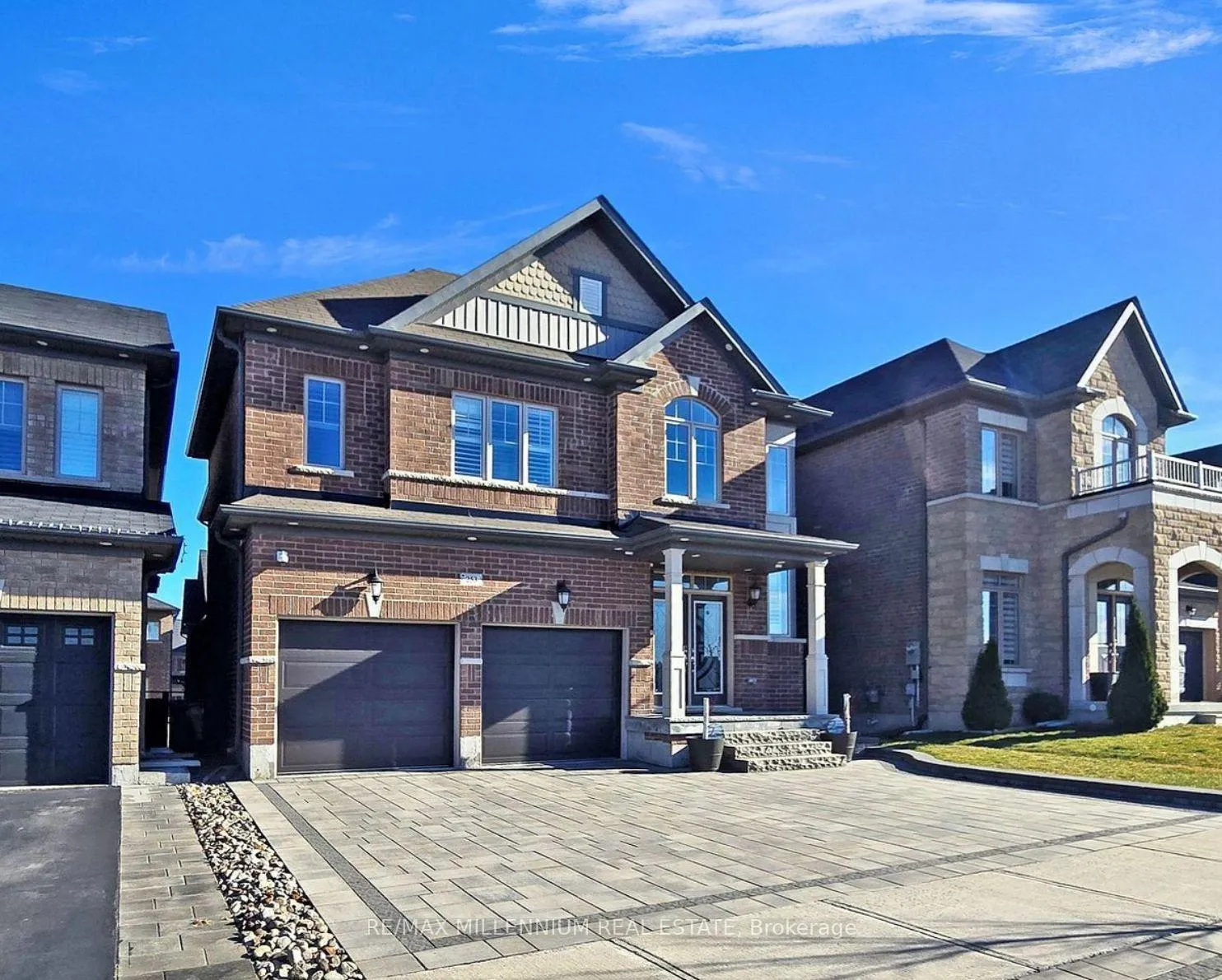 Photo 2 of 253 East's Corners (Main & 2nd Floors) Boulevard S, Vaughan, Kleinburg — HOMEH
