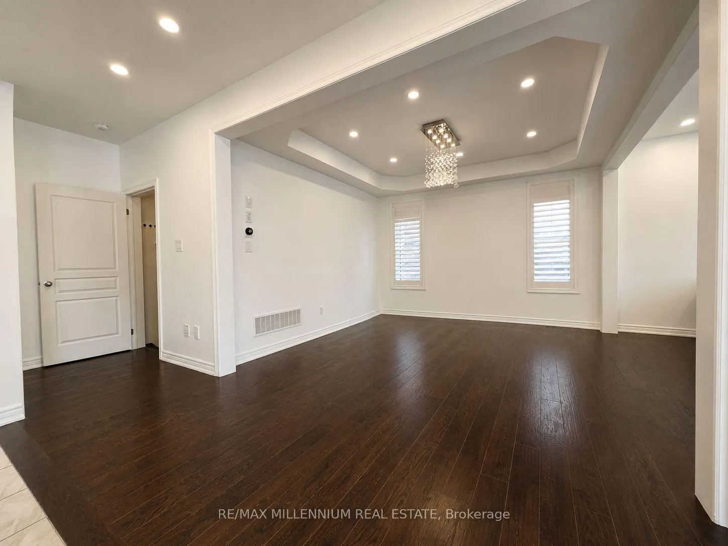 Photo 5 of 253 East's Corners (Main & 2nd Floors) Boulevard S, Vaughan, Kleinburg — HOMEH