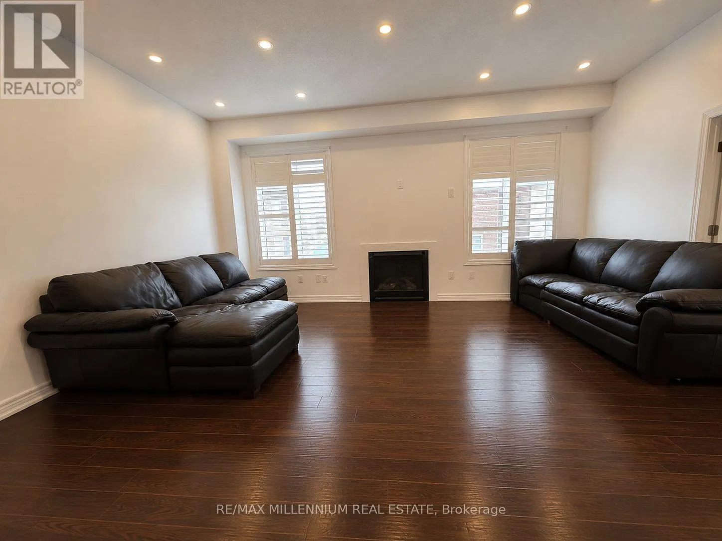 Photo 6 of 253 East's Corners (Main & 2nd Floors) Boulevard S, Vaughan, Kleinburg — HOMEH
