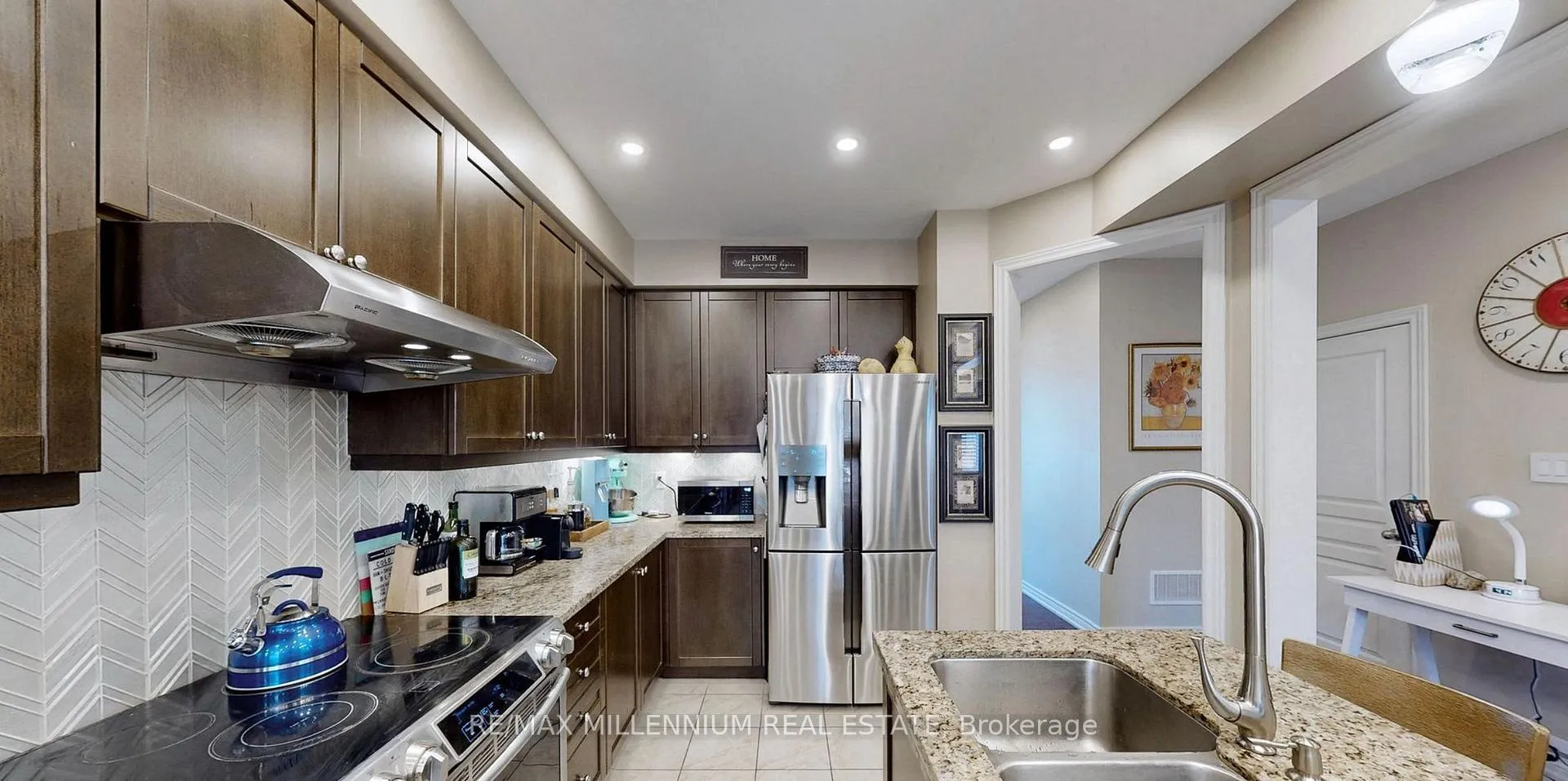 Photo 19 of 253 East's Corners (Main & 2nd Floors) Boulevard S, Vaughan, Kleinburg — HOMEH