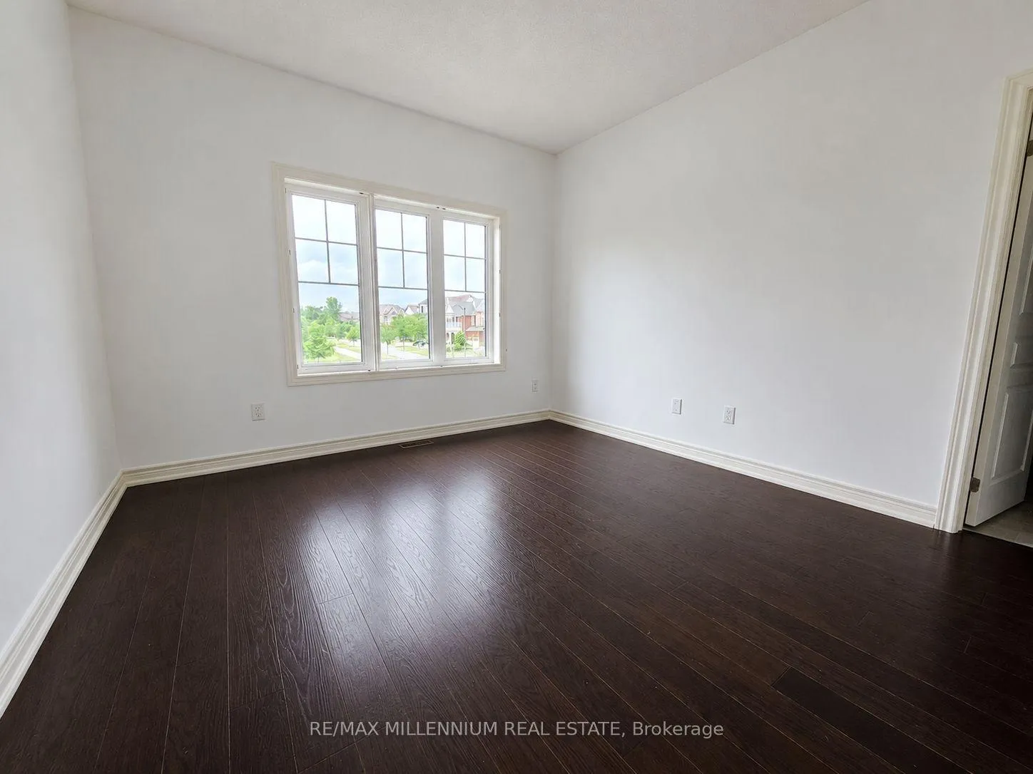 Photo 26 of 253 East's Corners (Main & 2nd Floors) Boulevard S, Vaughan, Kleinburg — HOMEH