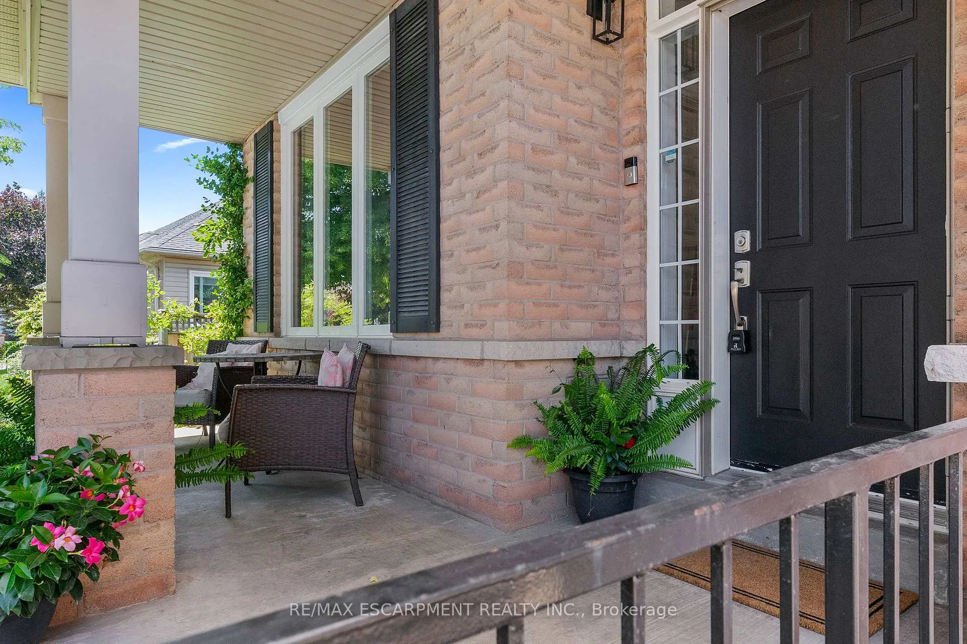 Photo 3 of Unit 37, 2243 Turnberry Road, Burlington, Rose — HOMEH