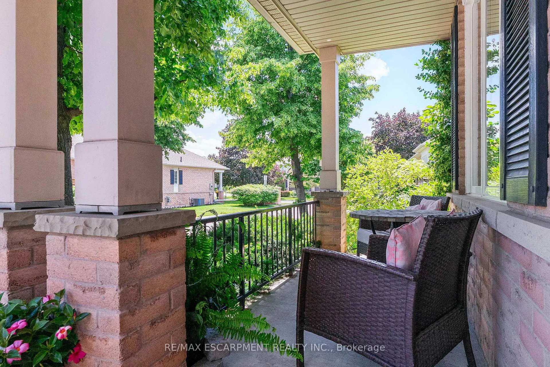Photo 4 of Unit 37, 2243 Turnberry Road, Burlington, Rose — HOMEH
