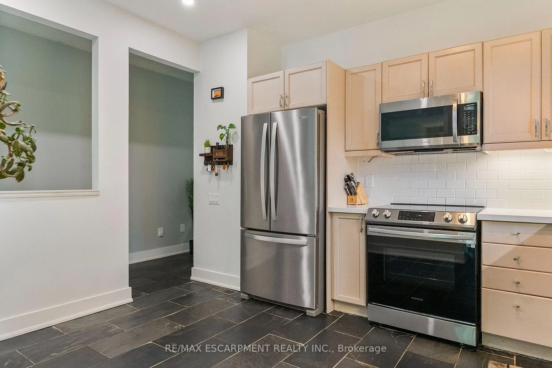 Photo 14 of Unit 37, 2243 Turnberry Road, Burlington, Rose — HOMEH