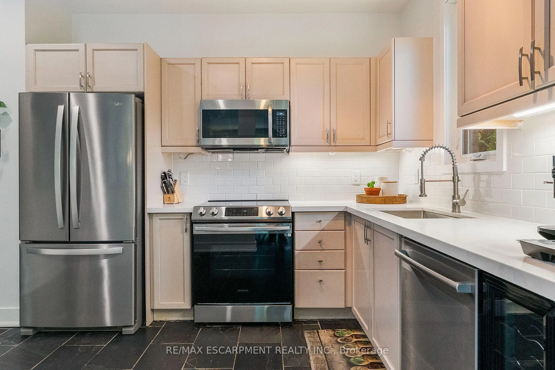 Photo 15 of Unit 37, 2243 Turnberry Road, Burlington, Rose — HOMEH