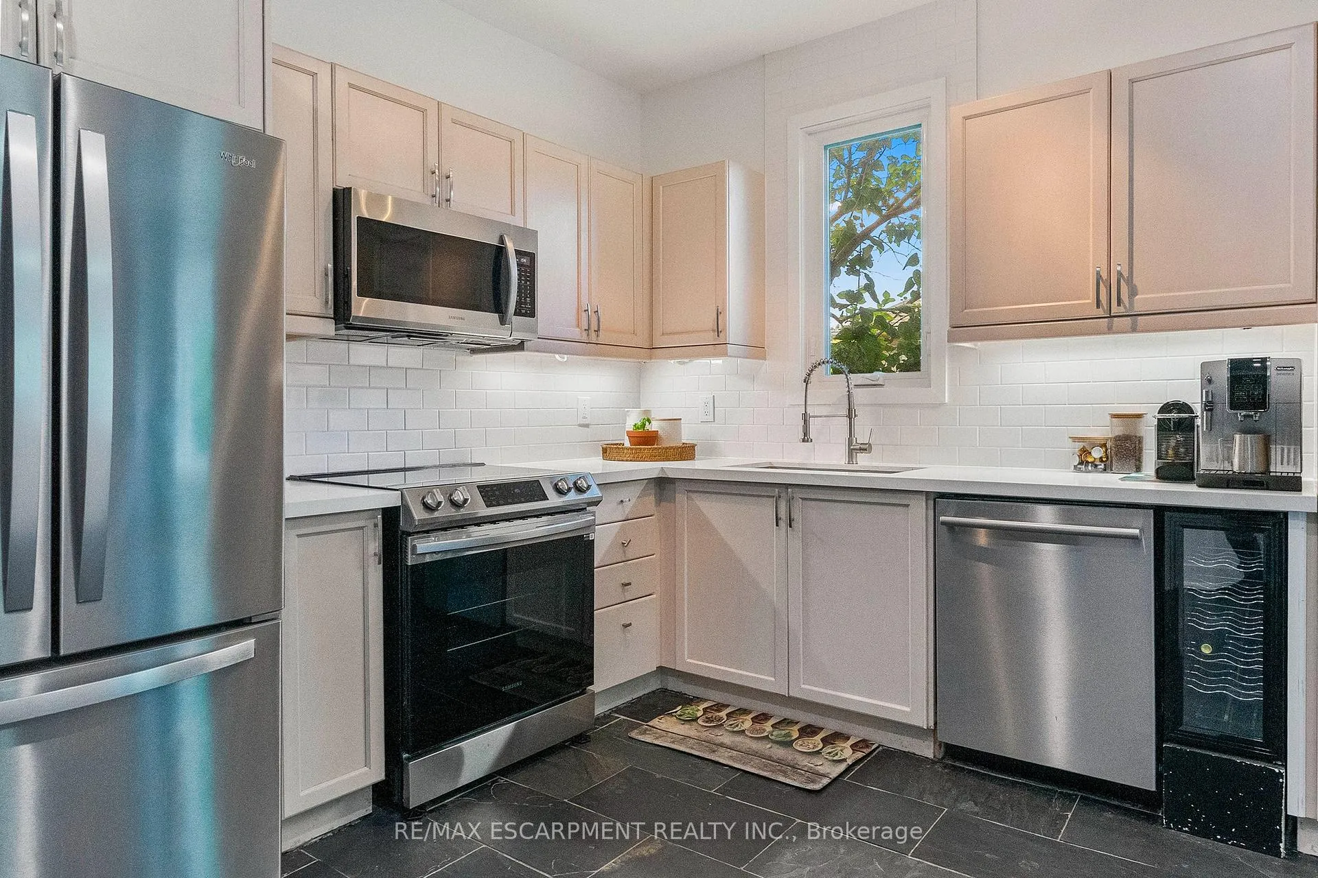 Photo 16 of Unit 37, 2243 Turnberry Road, Burlington, Rose — HOMEH