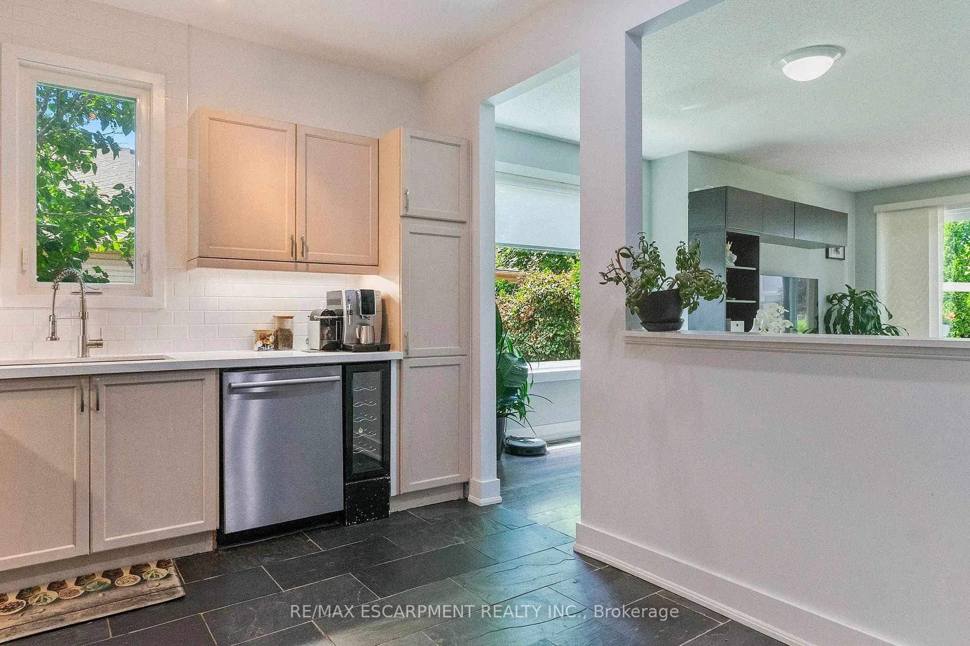 Photo 17 of Unit 37, 2243 Turnberry Road, Burlington, Rose — HOMEH