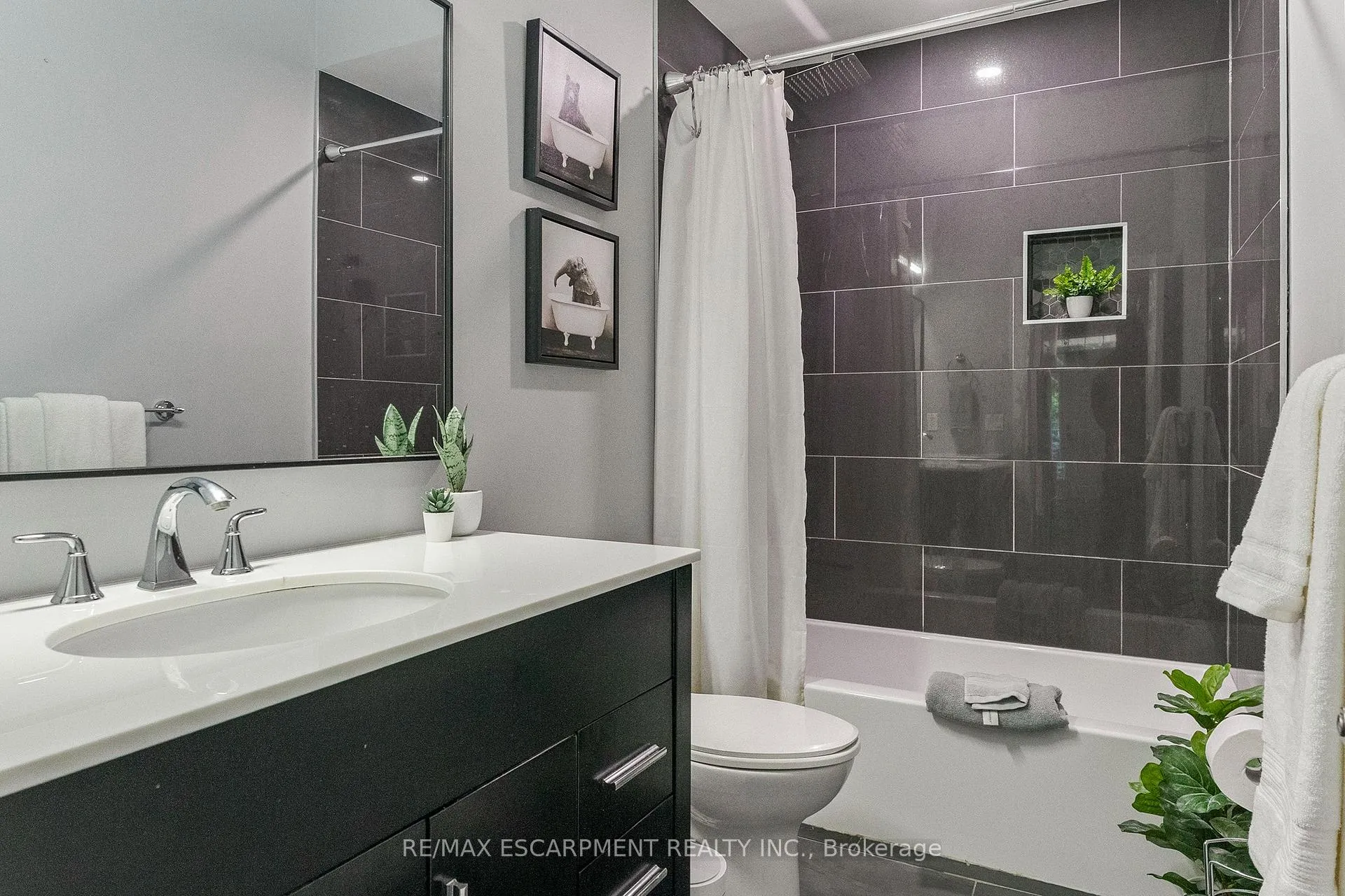 Photo 21 of Unit 37, 2243 Turnberry Road, Burlington, Rose — HOMEH