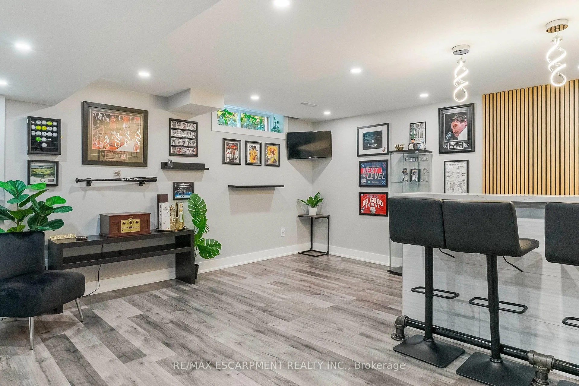 Photo 26 of Unit 37, 2243 Turnberry Road, Burlington, Rose — HOMEH