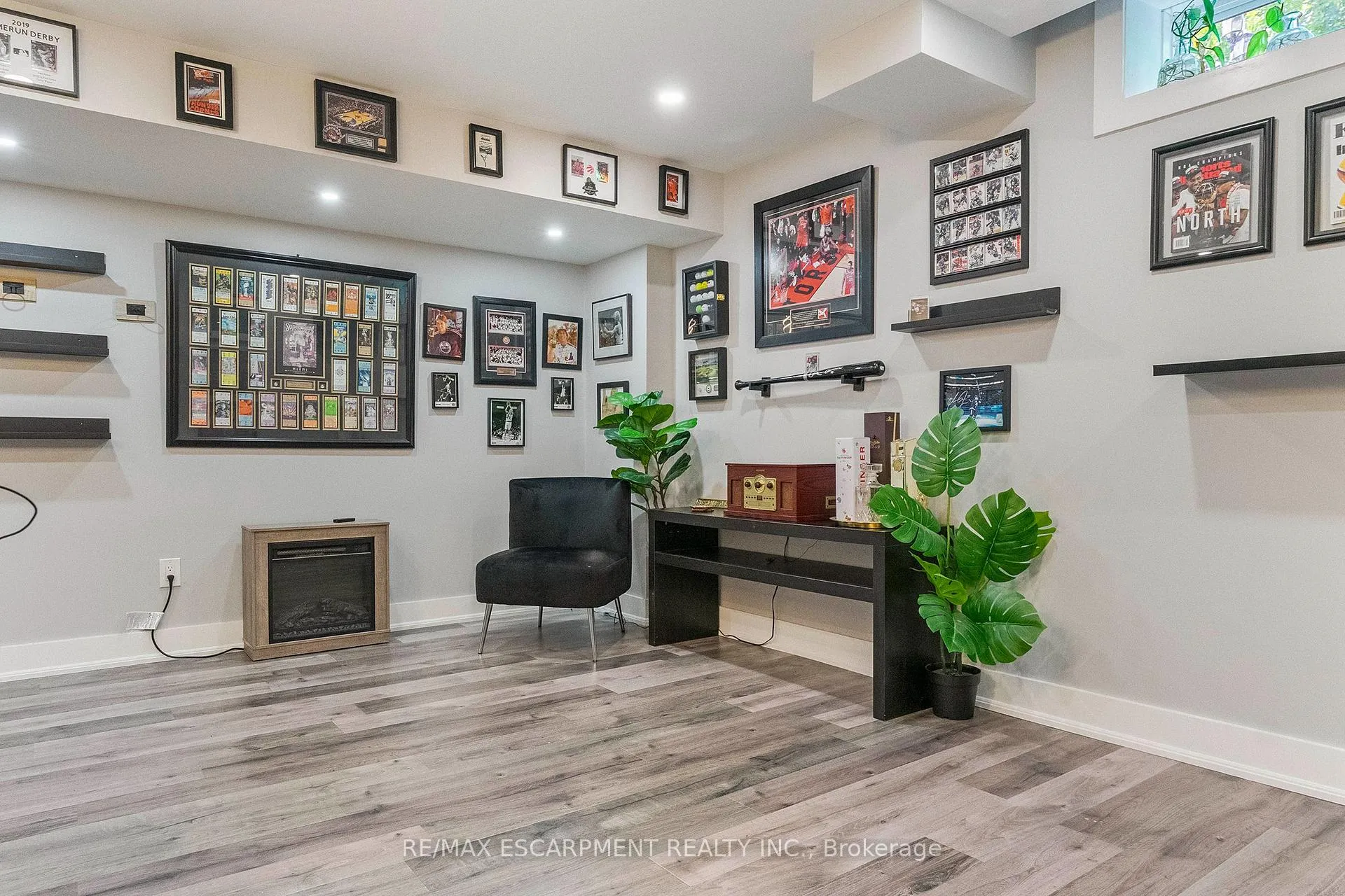 Photo 30 of Unit 37, 2243 Turnberry Road, Burlington, Rose — HOMEH