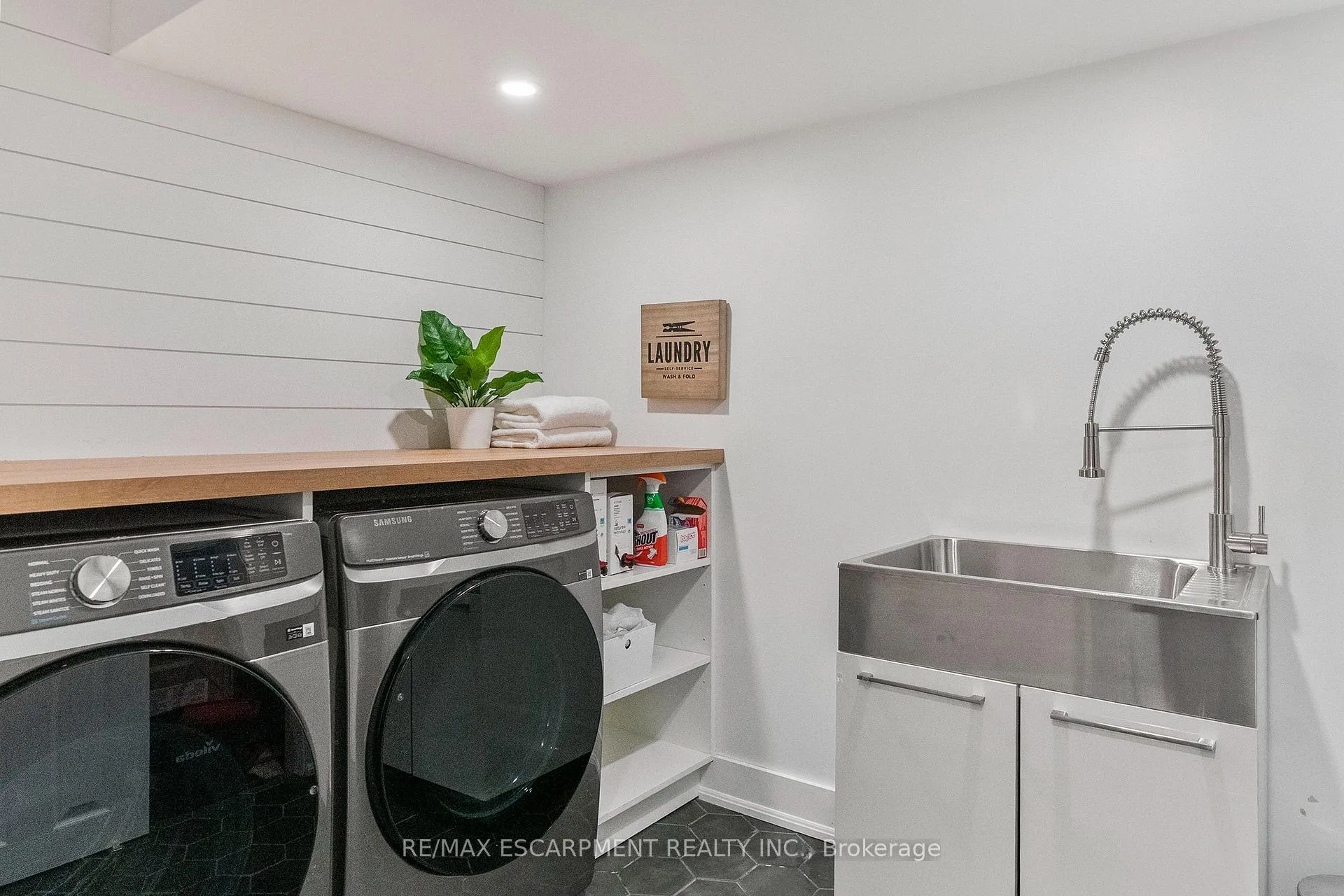 Photo 41 of Unit 37, 2243 Turnberry Road, Burlington, Rose — HOMEH