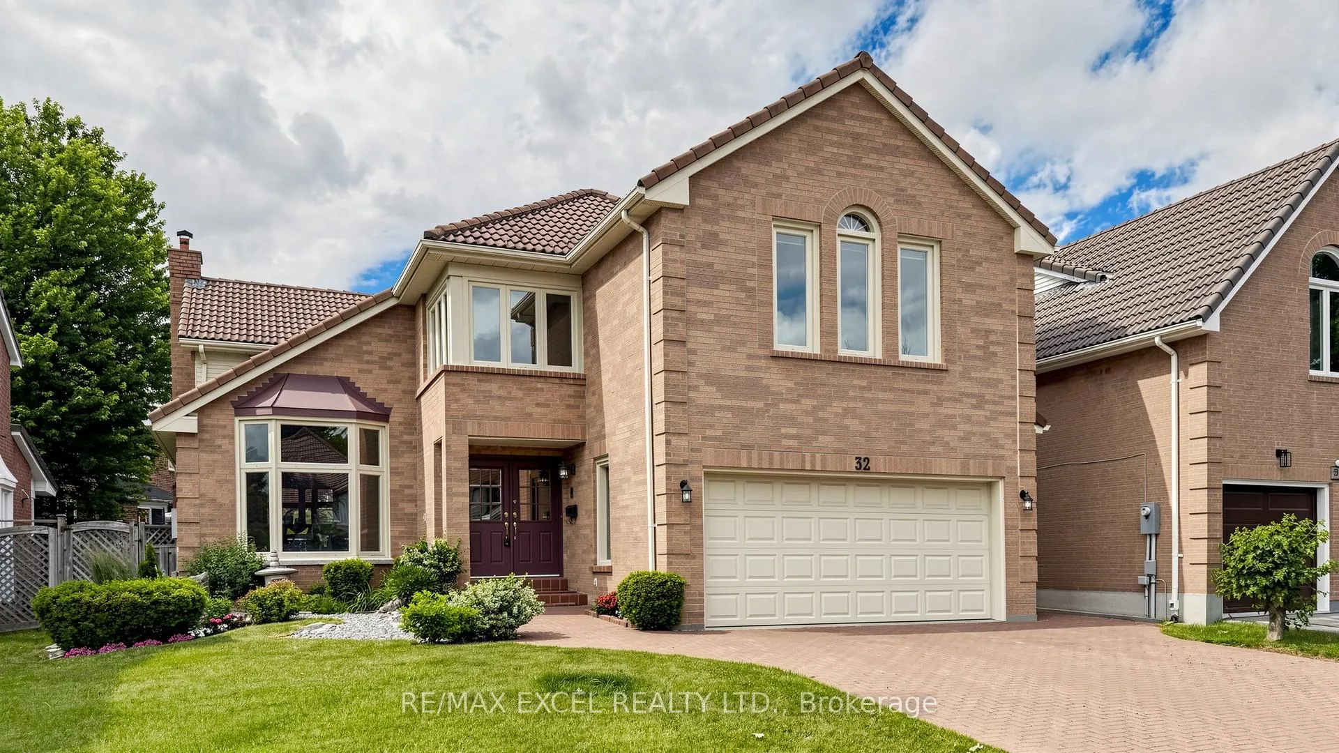 Photo 2 of 32 Hollingham Road, Markham, Unionville — HOMEH