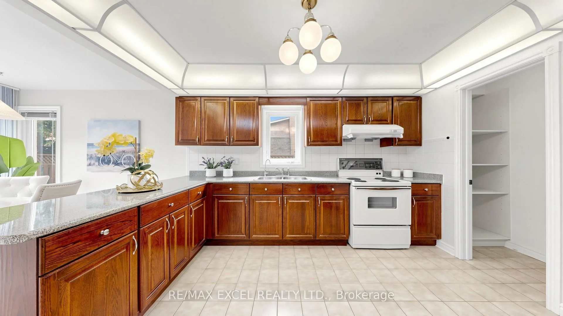 Photo 12 of 32 Hollingham Road, Markham, Unionville — HOMEH