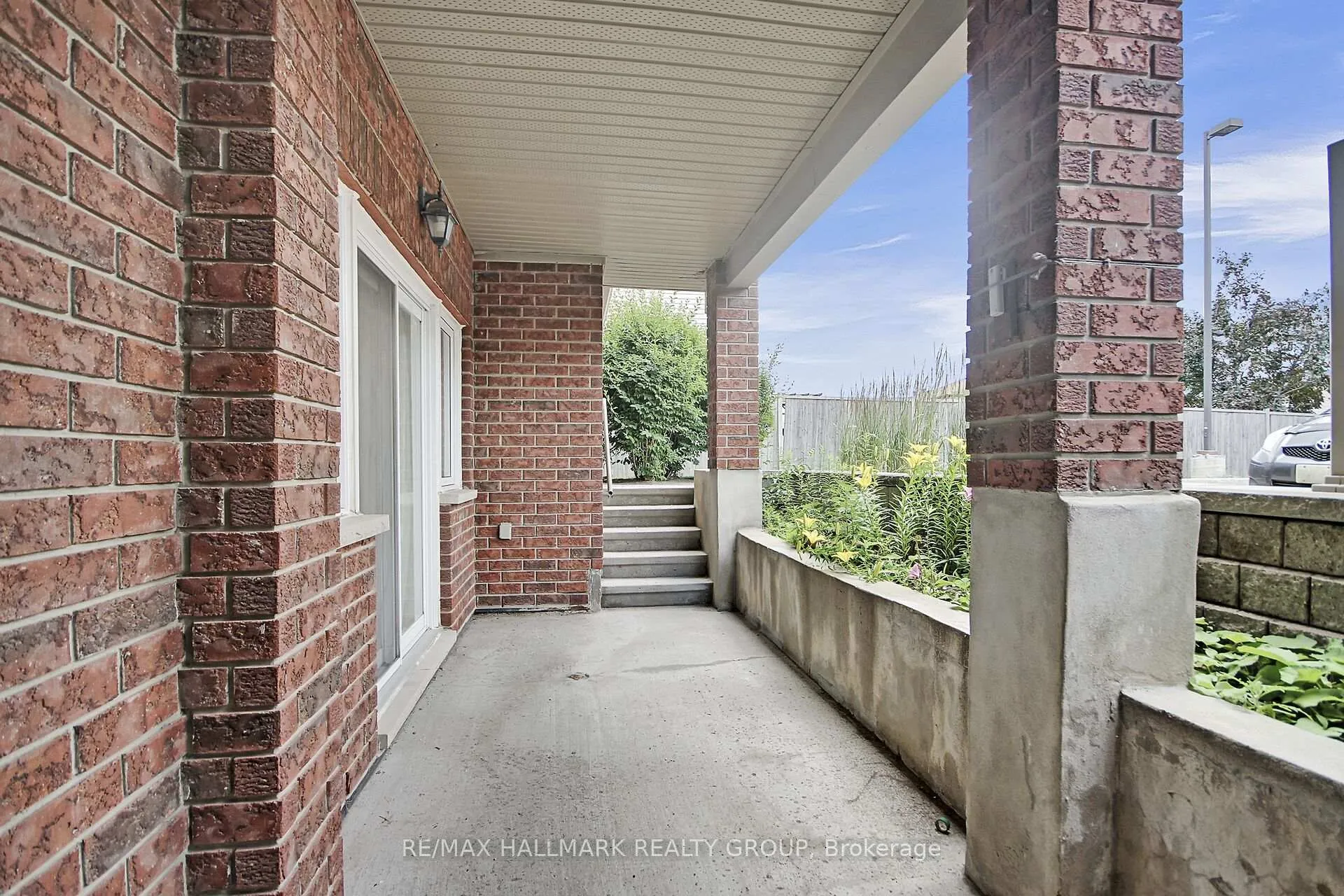 Photo 5 of Unit B, 251 Crestway Drive, Ottawa, Barrhaven East — HOMEH