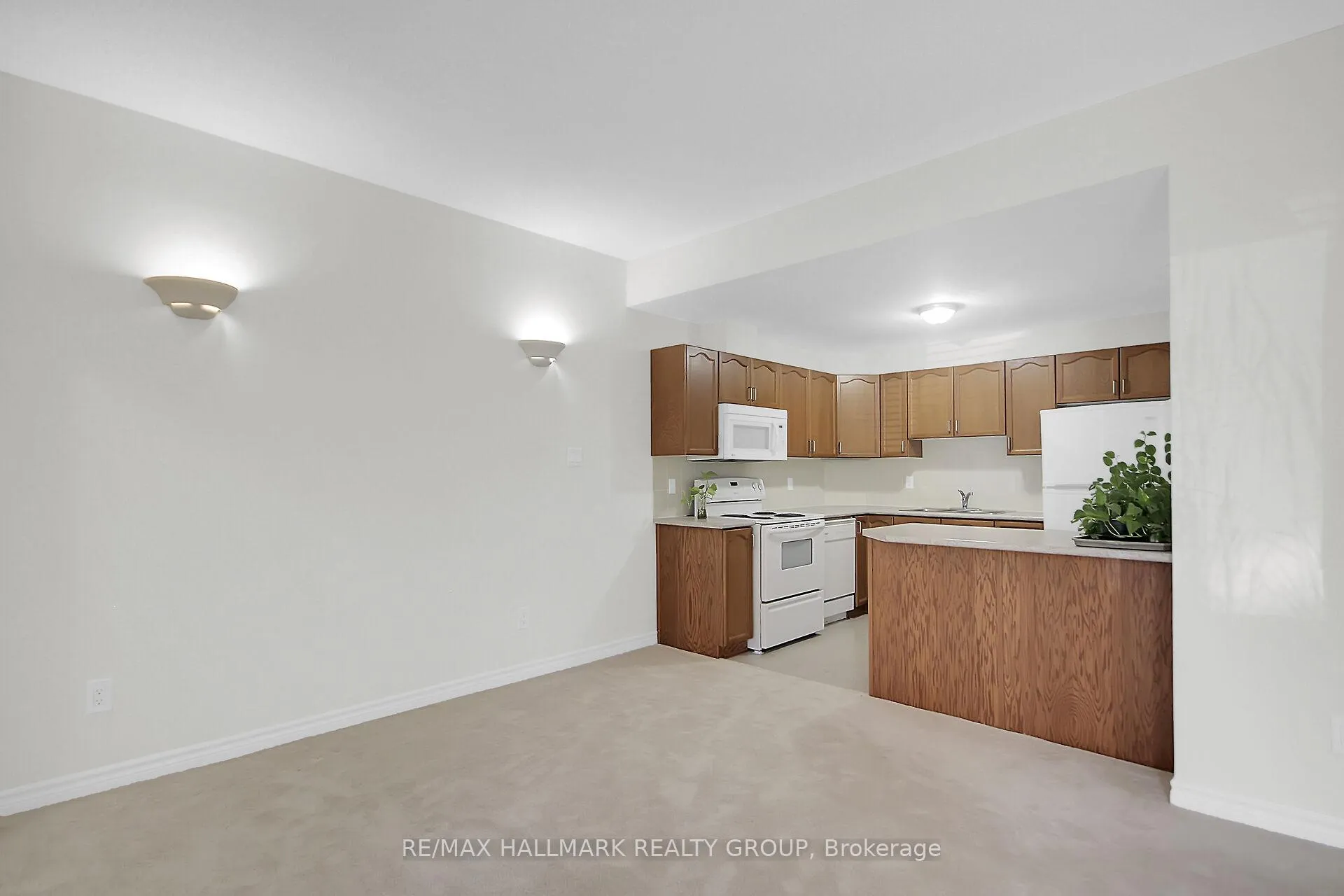 Photo 8 of Unit B, 251 Crestway Drive, Ottawa, Barrhaven East — HOMEH
