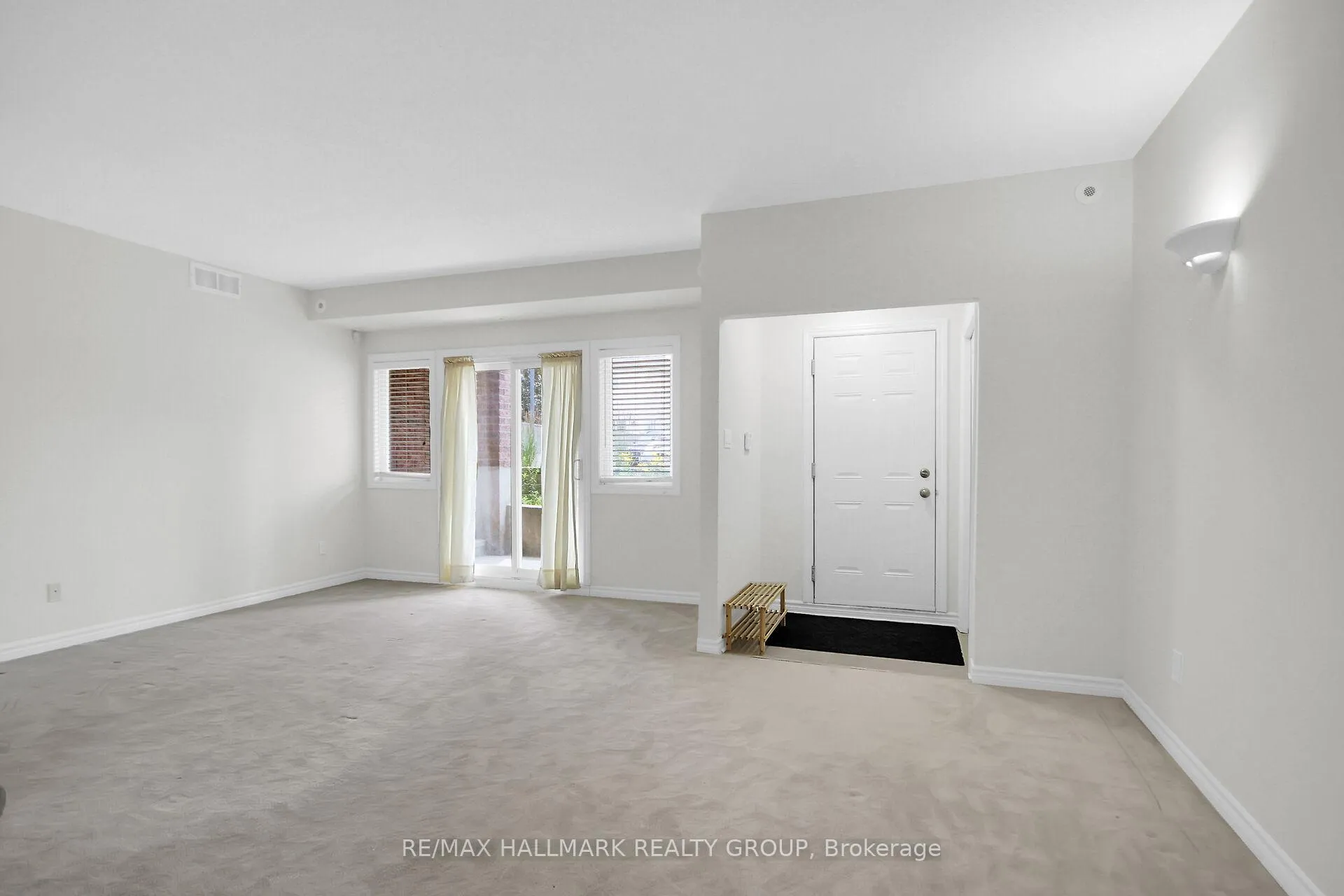 Photo 14 of Unit B, 251 Crestway Drive, Ottawa, Barrhaven East — HOMEH