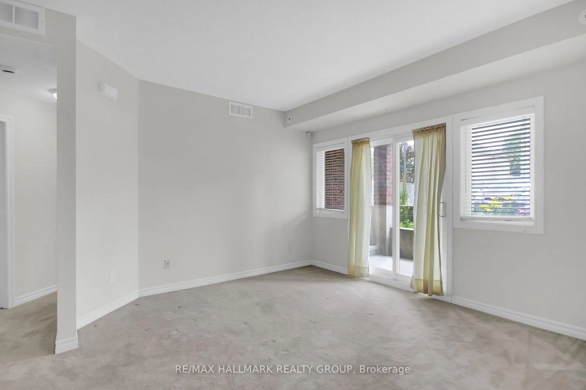 Photo 15 of Unit B, 251 Crestway Drive, Ottawa, Barrhaven East — HOMEH