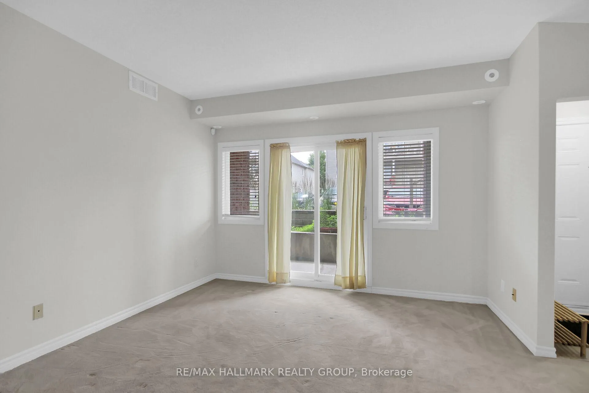 Photo 16 of Unit B, 251 Crestway Drive, Ottawa, Barrhaven East — HOMEH