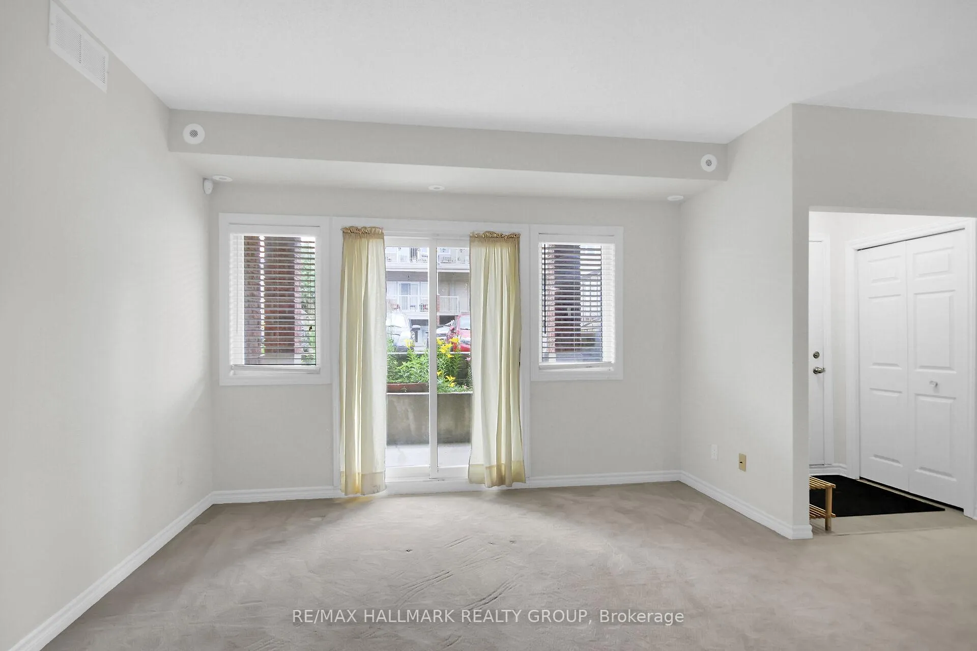 Photo 17 of Unit B, 251 Crestway Drive, Ottawa, Barrhaven East — HOMEH