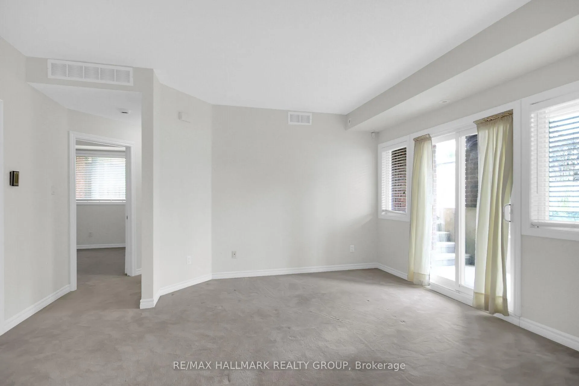 Photo 21 of Unit B, 251 Crestway Drive, Ottawa, Barrhaven East — HOMEH