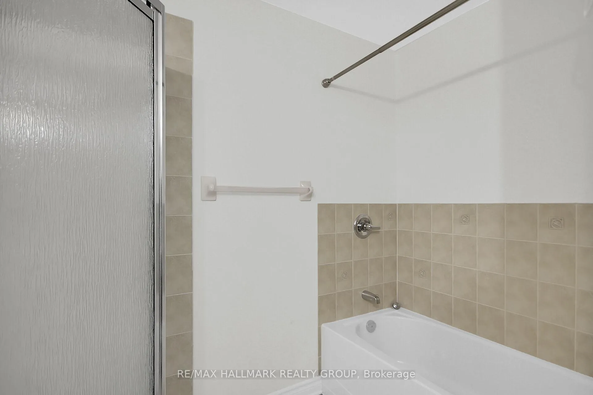 Photo 28 of Unit B, 251 Crestway Drive, Ottawa, Barrhaven East — HOMEH