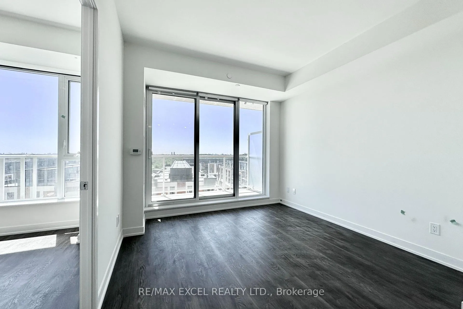 Photo 7 of Unit 632, 2 David Eyer Road, Richmond Hill, Rural Richmond Hill — HOMEH