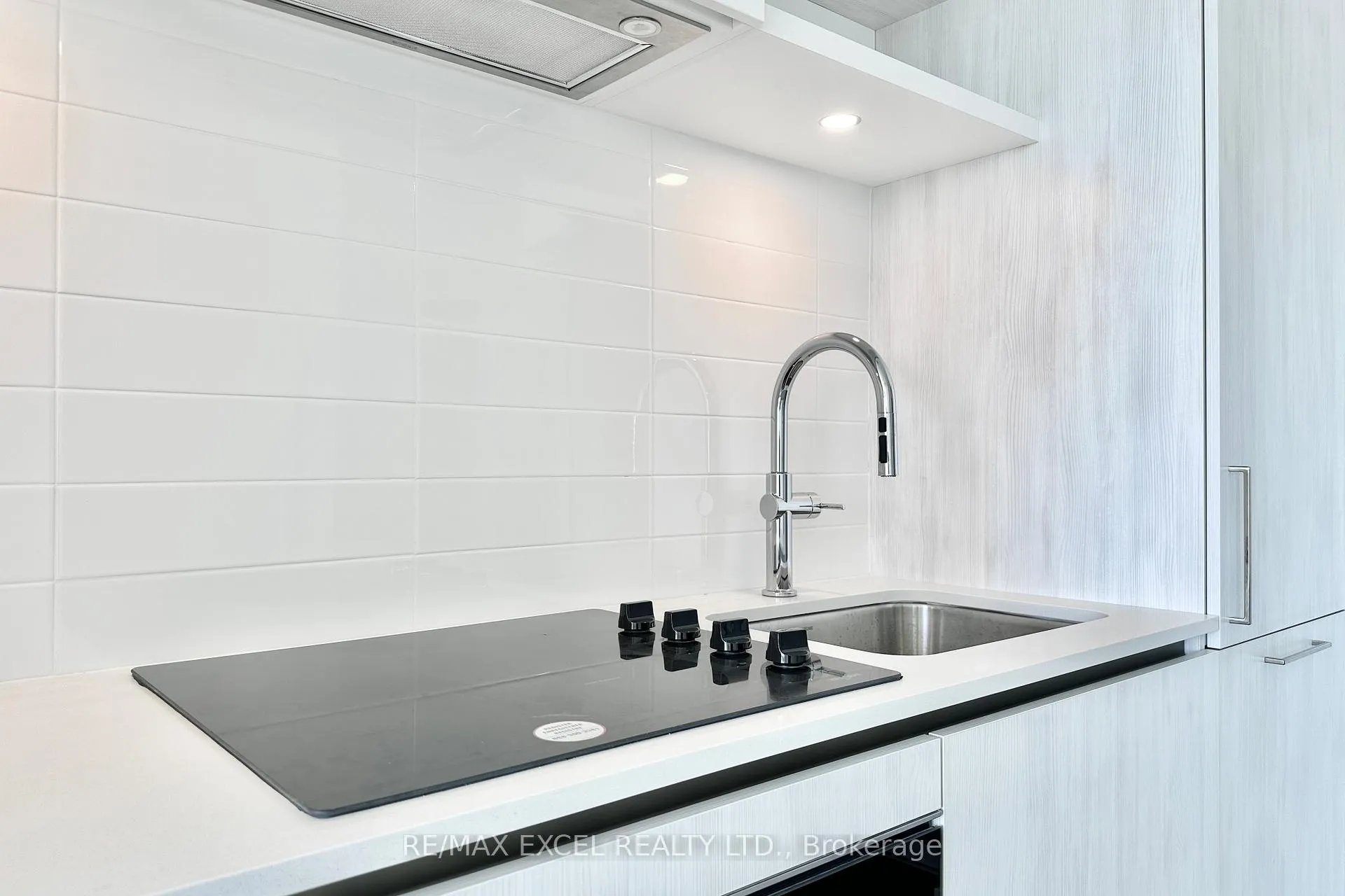Photo 11 of Unit 632, 2 David Eyer Road, Richmond Hill, Rural Richmond Hill — HOMEH