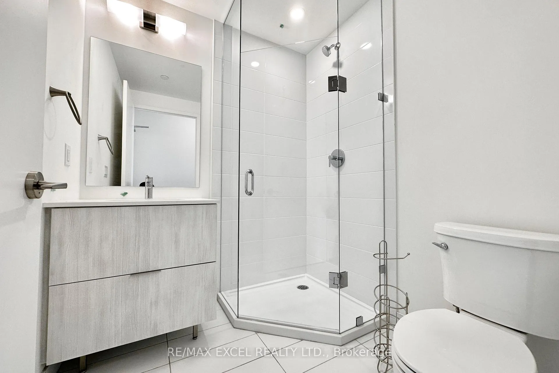 Photo 15 of Unit 632, 2 David Eyer Road, Richmond Hill, Rural Richmond Hill — HOMEH