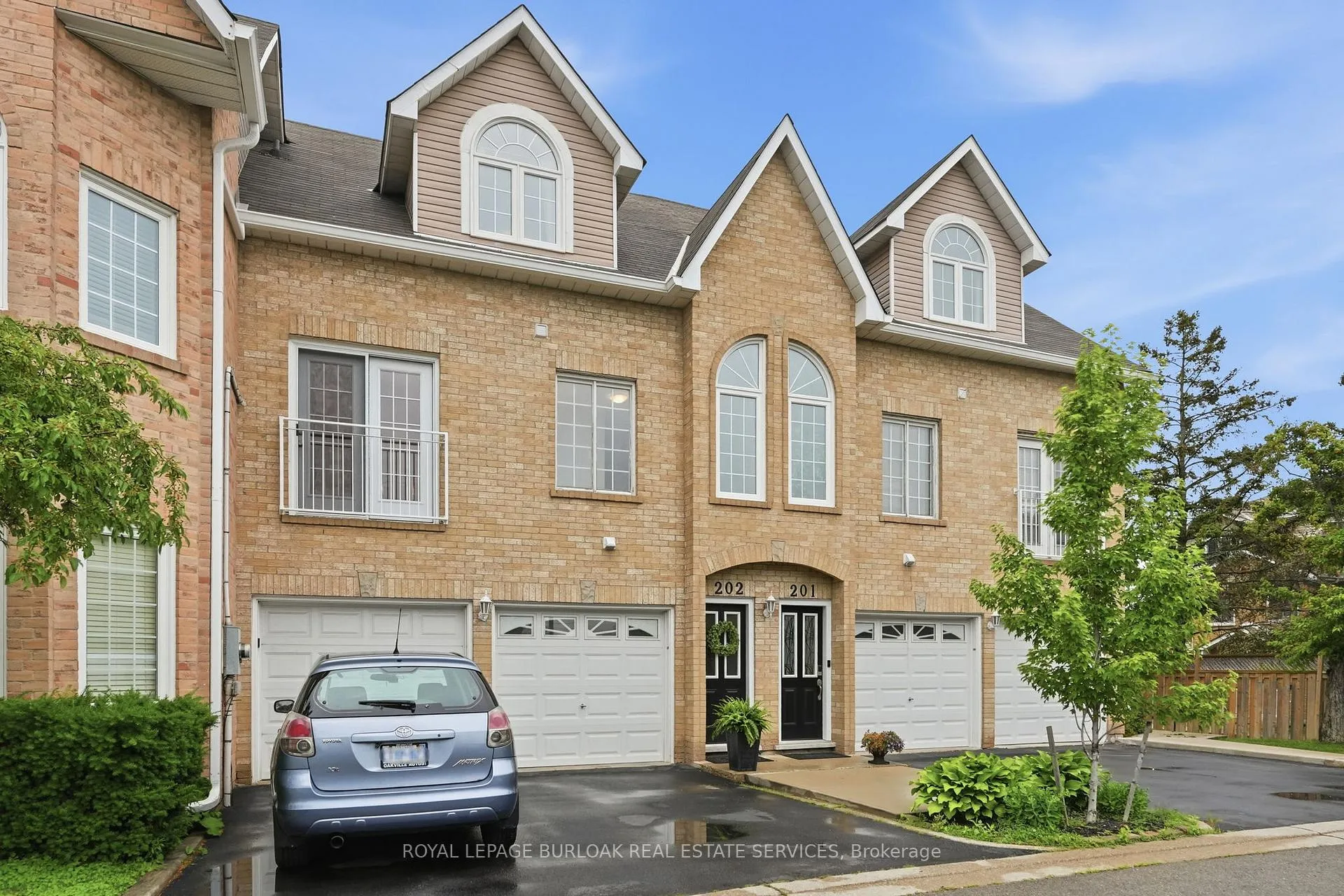 Photo 2 of Unit 202, 2055 Walkers Line, Burlington, Rose — HOMEH