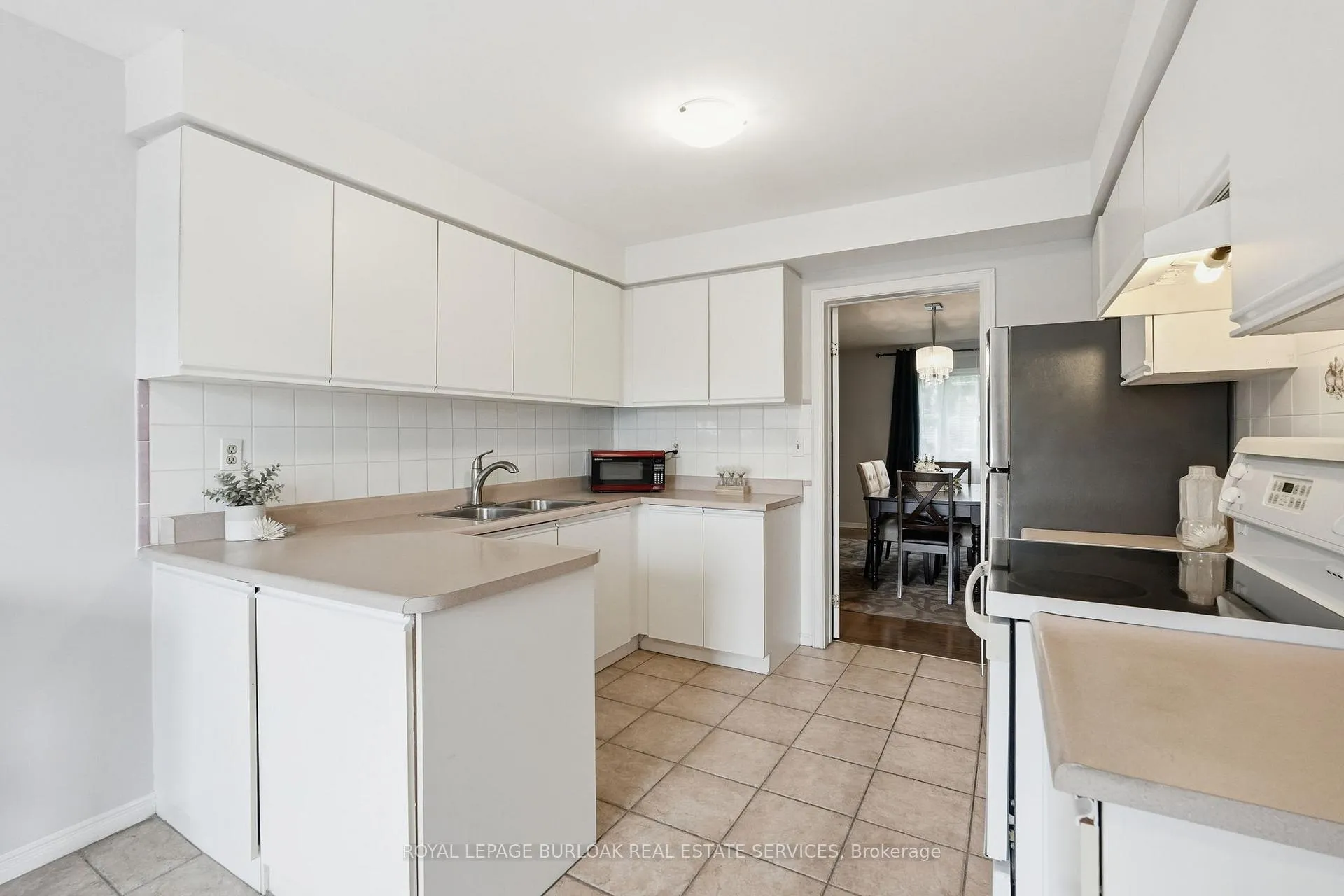 Photo 18 of Unit 202, 2055 Walkers Line, Burlington, Rose — HOMEH