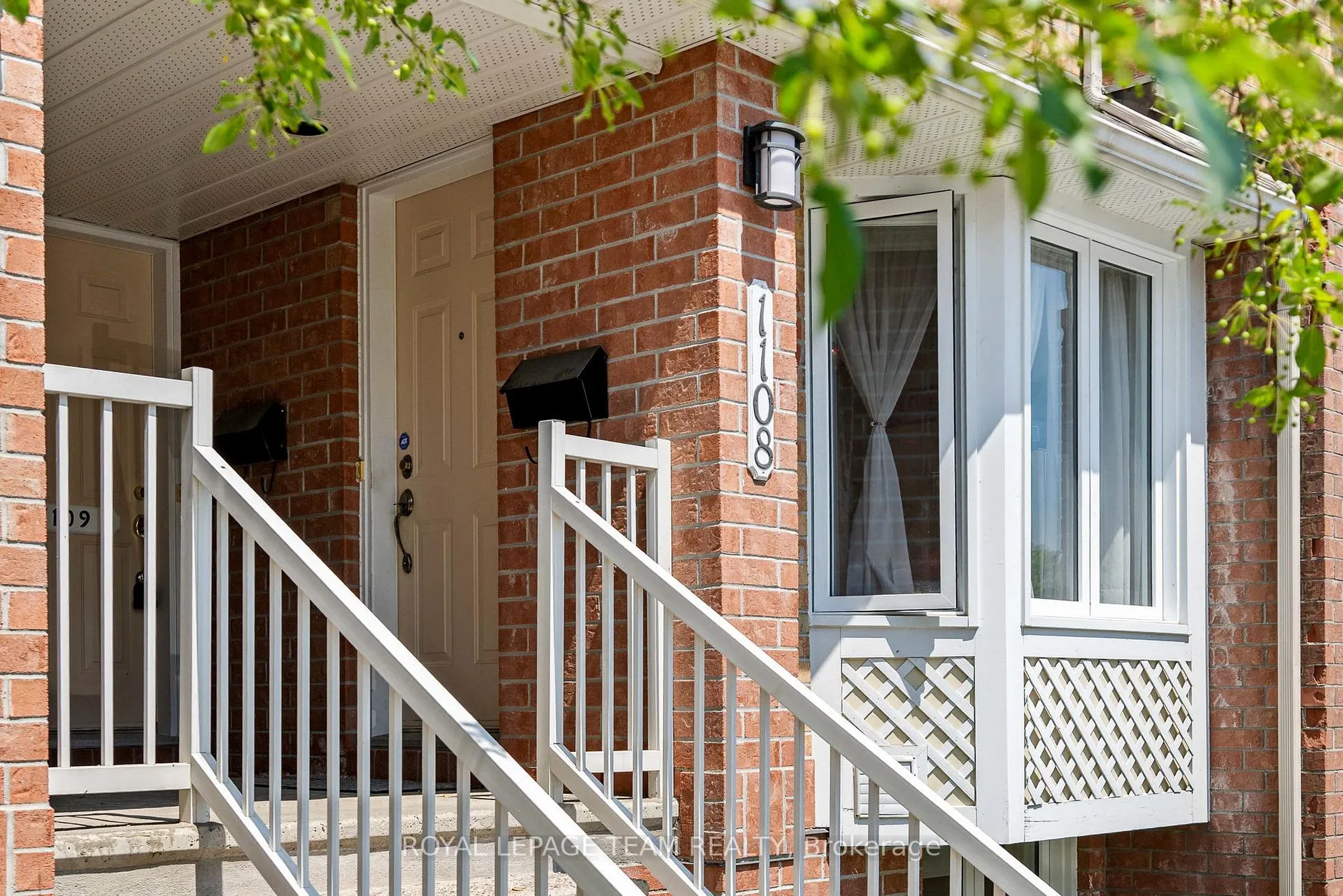 Photo 2 of Unit 20, 1108 Gablefield Private, Ottawa, Beaconwood — HOMEH